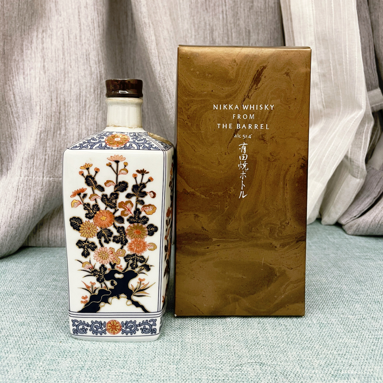 nikka一甲有田烧,满满的年代感 珍稀的nikka调和威士忌,流通于上世纪