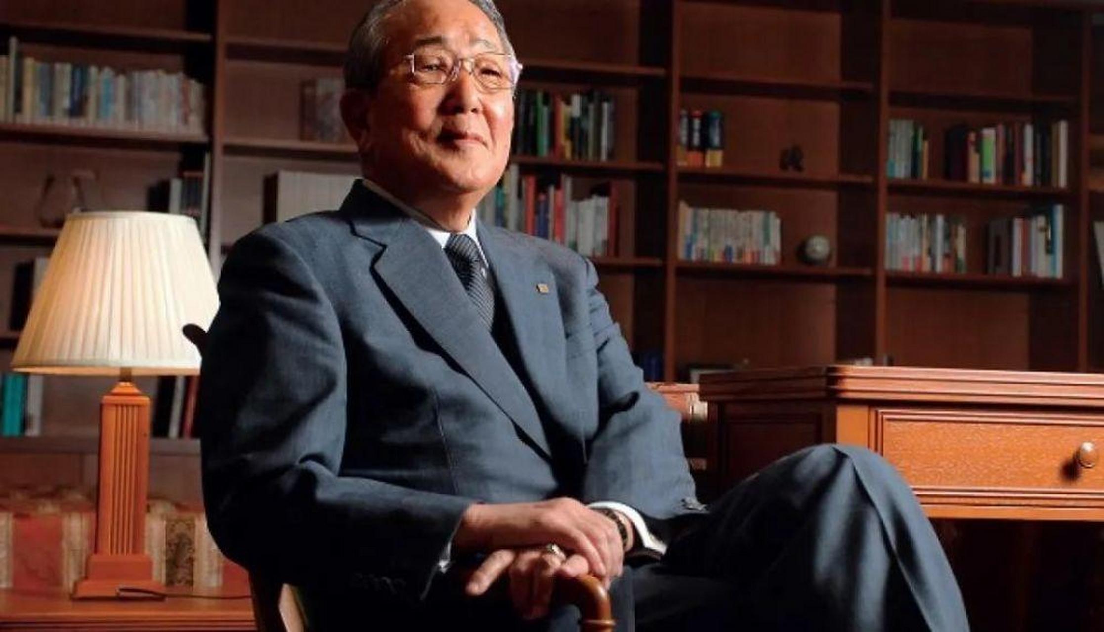 1997年,身价高达200亿的稻盛和夫被确诊患上胃癌.