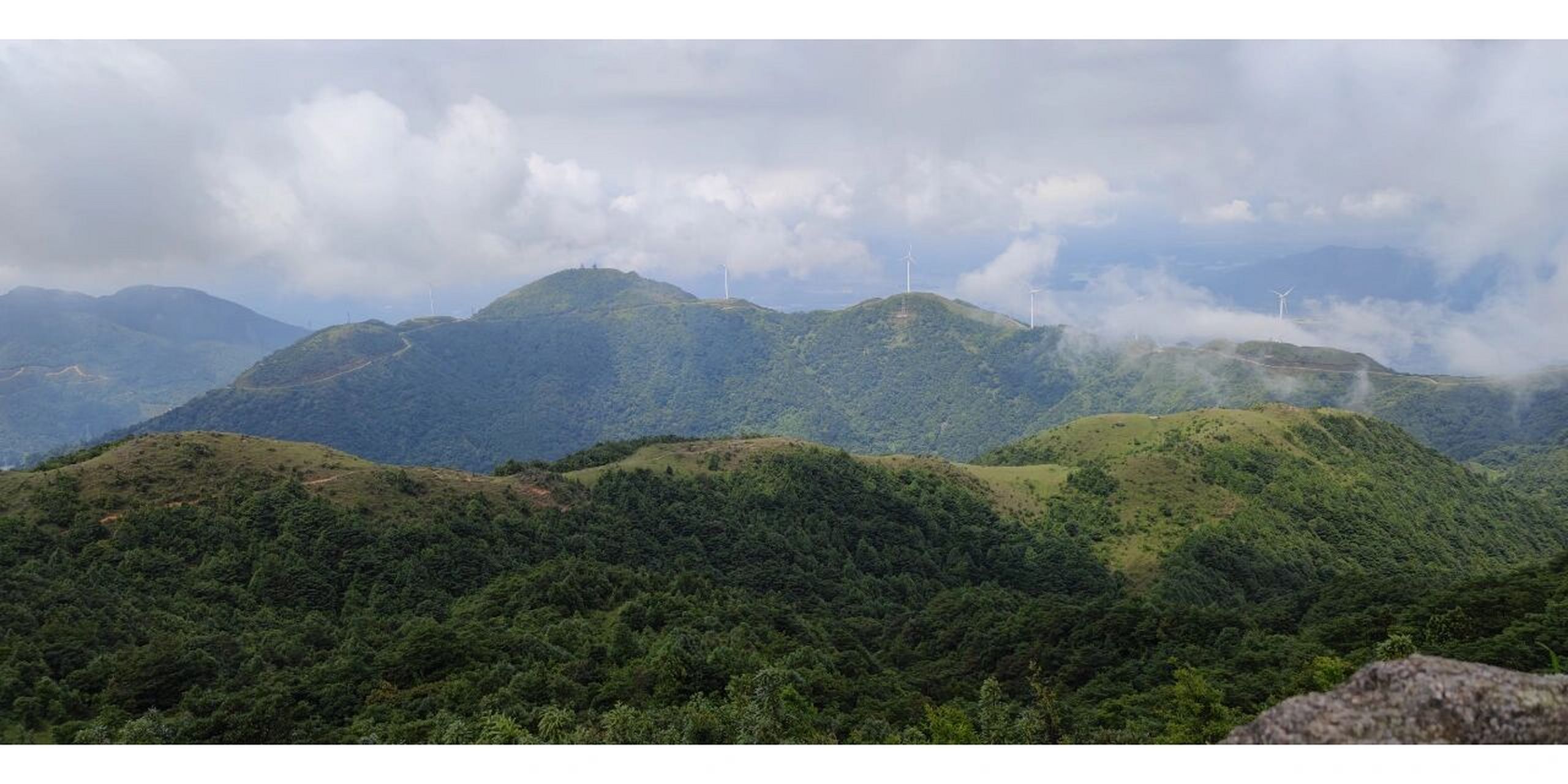 广东省云浮市新兴县的水源山的风车山,当你登顶的那个刻,怎么一个爽字