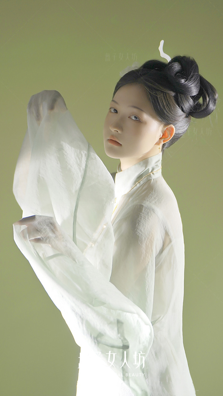 古风肖像系列上新95 一袭青衣,染就一树芳华95 两袖月光93诉说