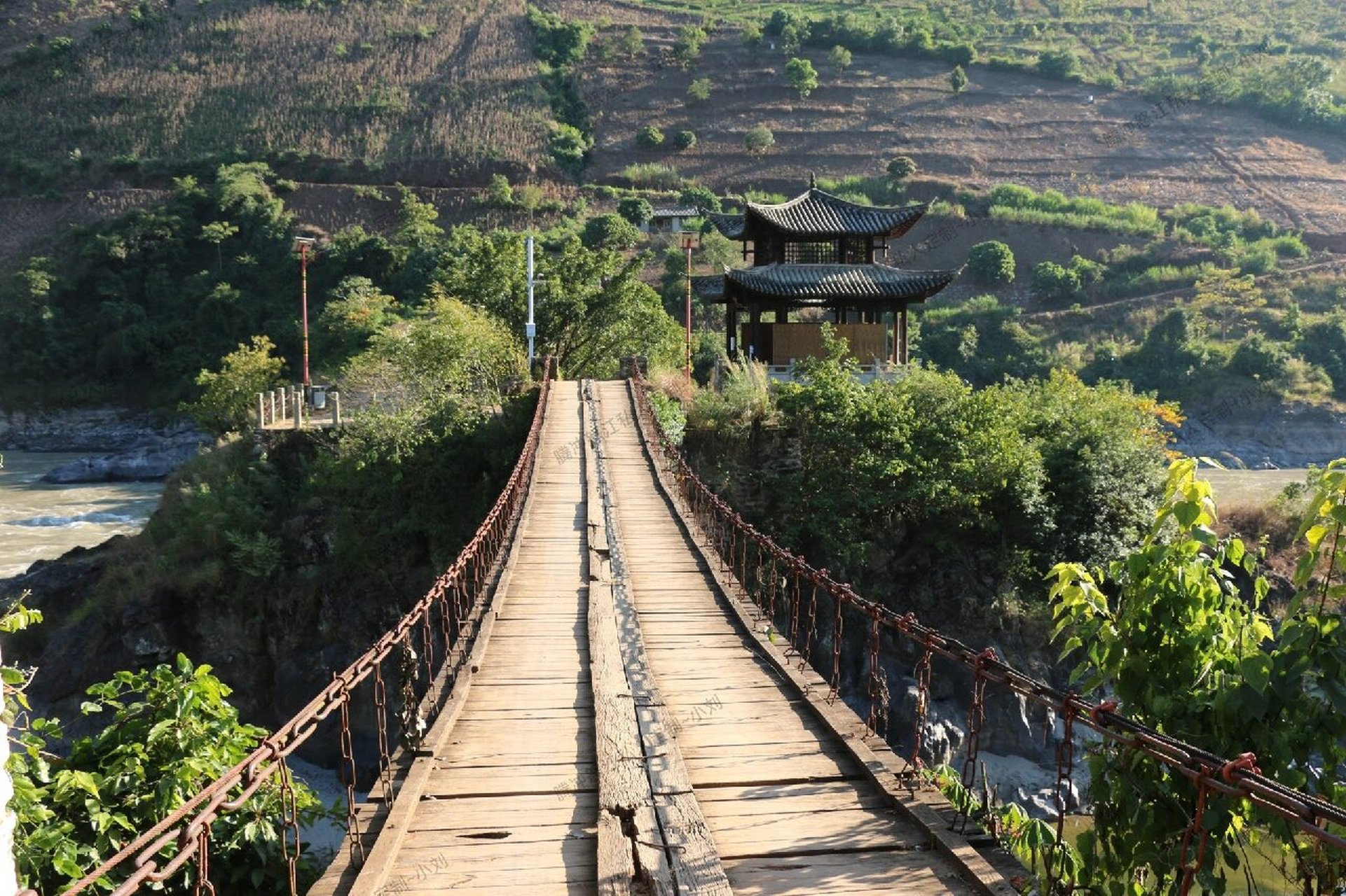 怒江上的唯一古桥双虹桥 位于云南省保山市隆阳区芒宽乡怒江上,清乾隆