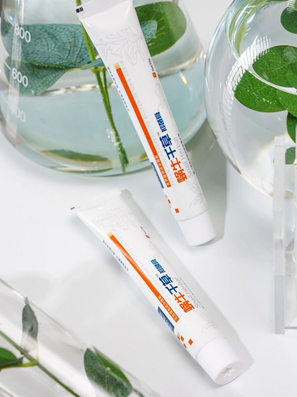 96蜗牛千草抑菌膏简介 91 蜗牛千草抑菌膏是一款神奇的护肤产品