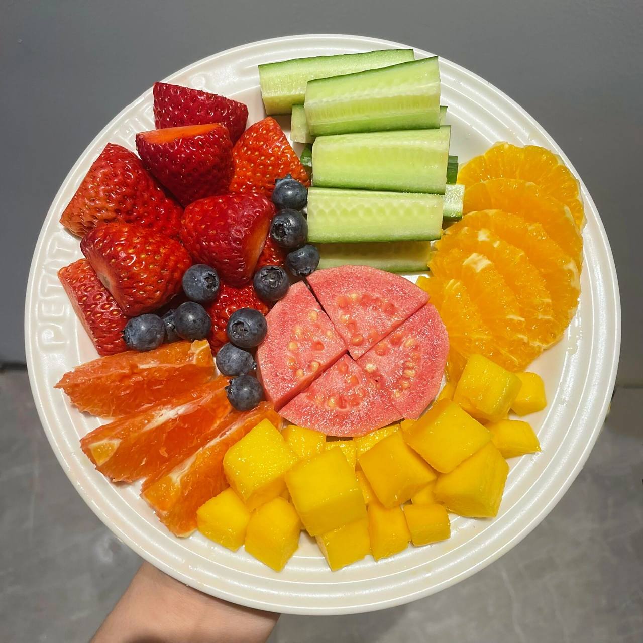 近期的一些圆形水果摆盘分享给大家,感觉家里的光线越来越暗了,好想