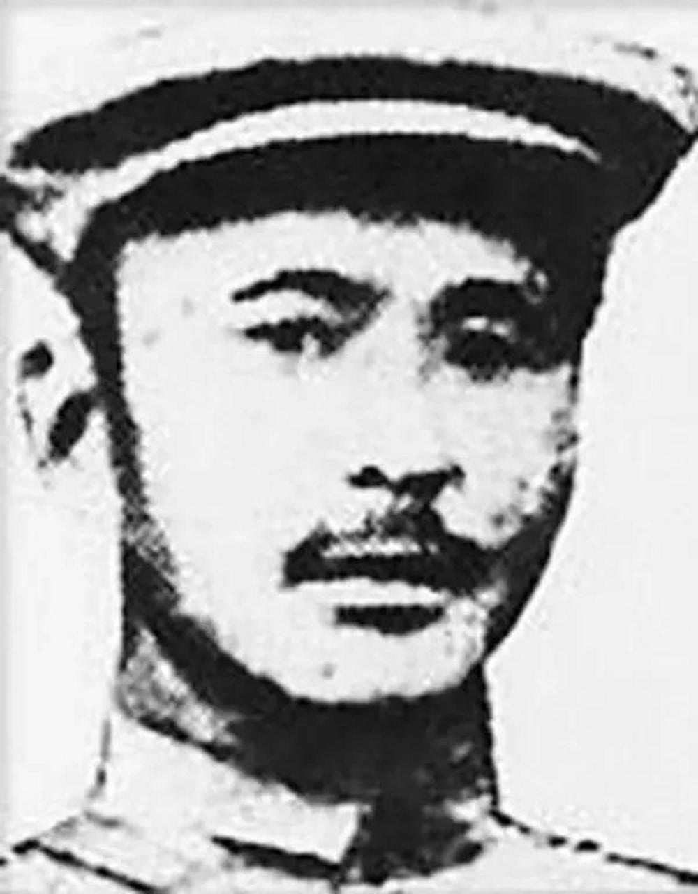 下图是中国最小的抗日烈士:5岁的小金子生前最后一张照片.