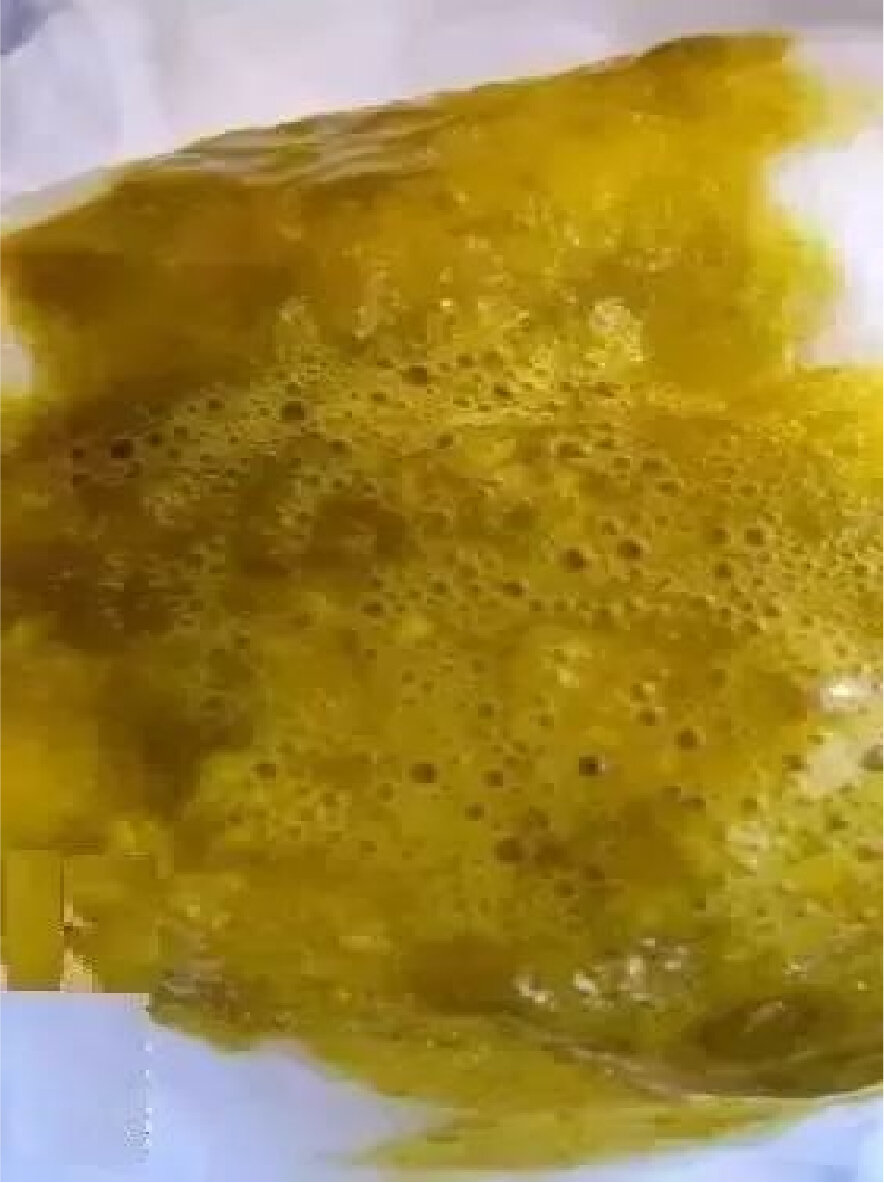 泡沫便便有说法,糖分发酵有酸味 宝妈发大便照片咨询宝宝大便情况