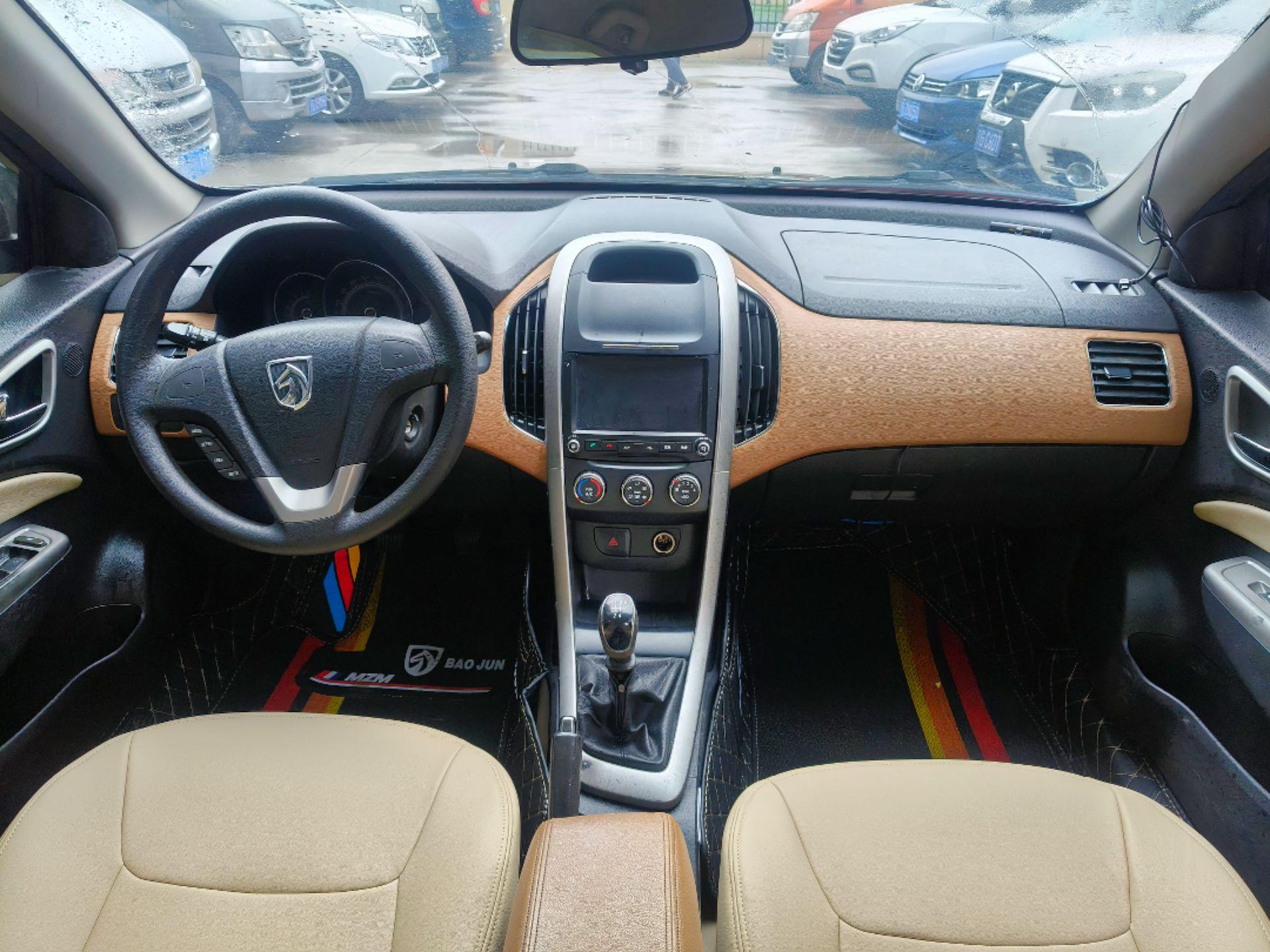 13年宝骏630手动的挡,车况非常板正,日常出行,通勤,非常不错,5毛一