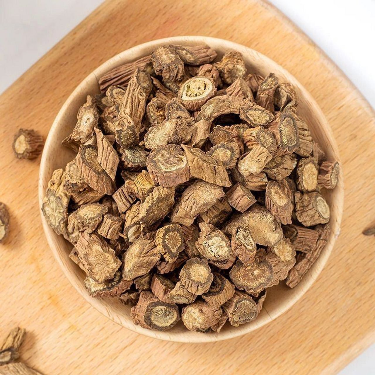 认识一味中药～续断 续断具有补肝肾,强筋骨,续折伤,止崩漏的功效.