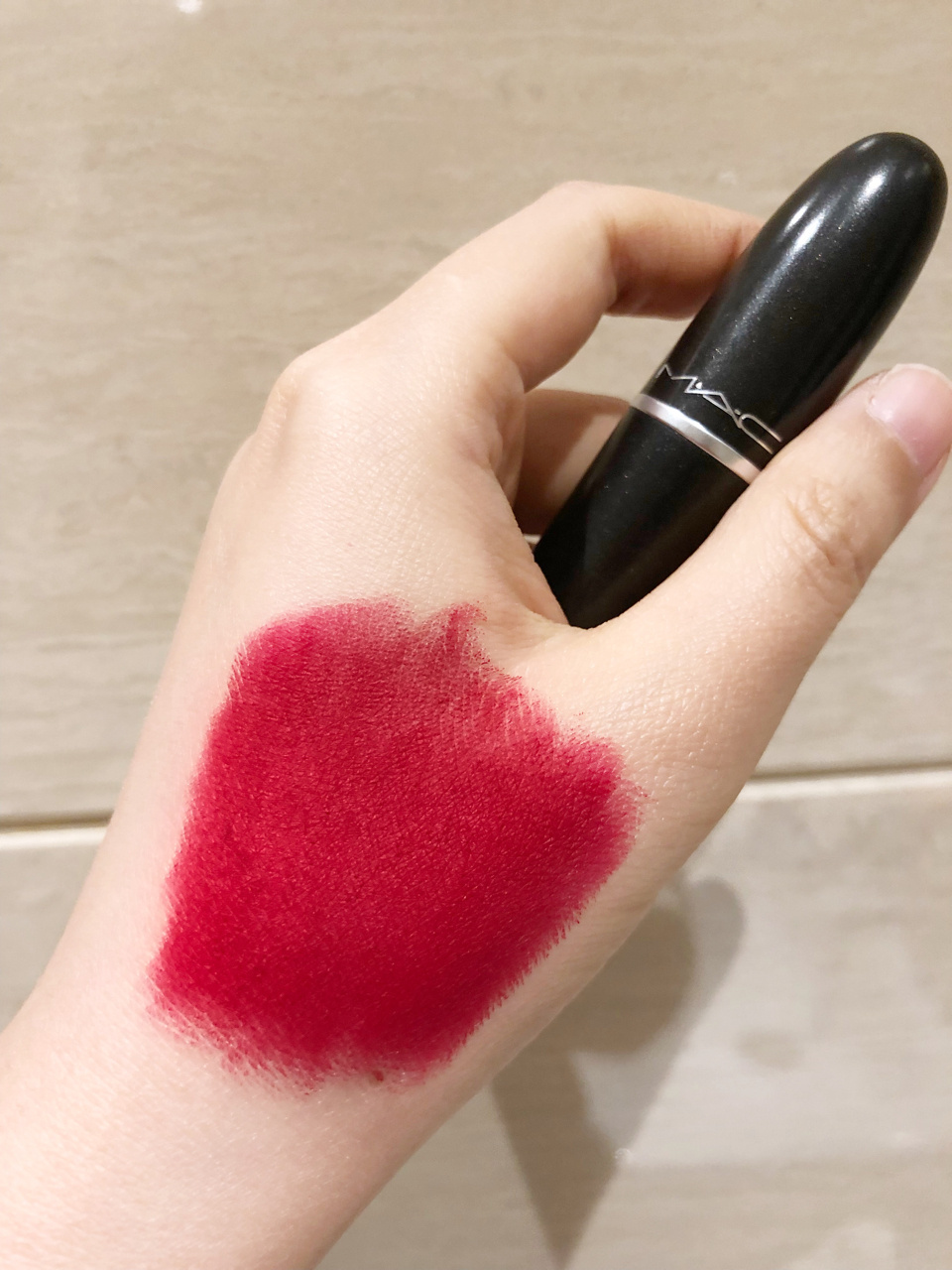 素颜无滤镜试色| mac ruby woo 96 mac ruby woo 大红色,哑光显白