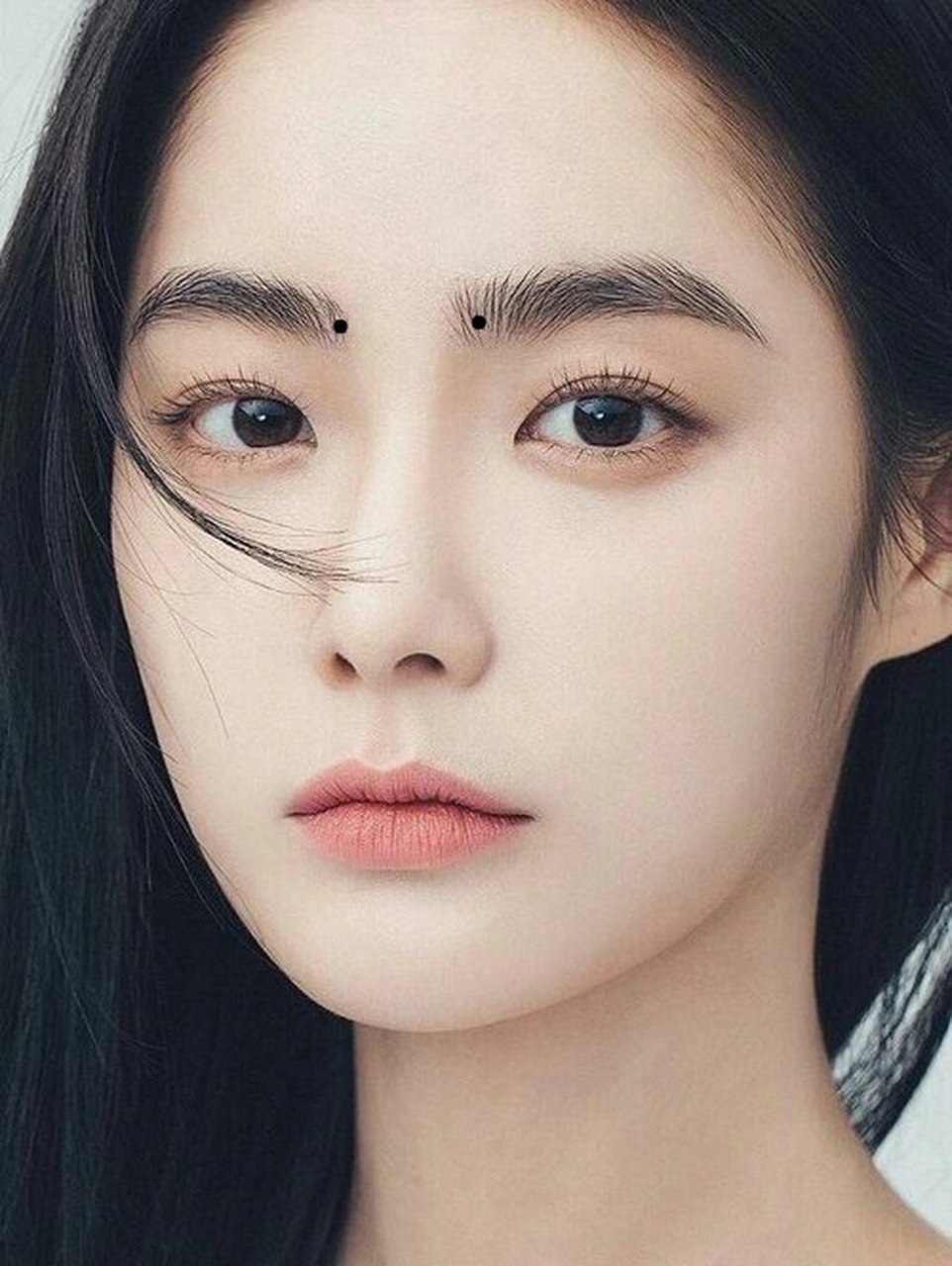 眉头痣 眉头有痣,易交損友,尤其虚岁31-32易被好友坑. 67