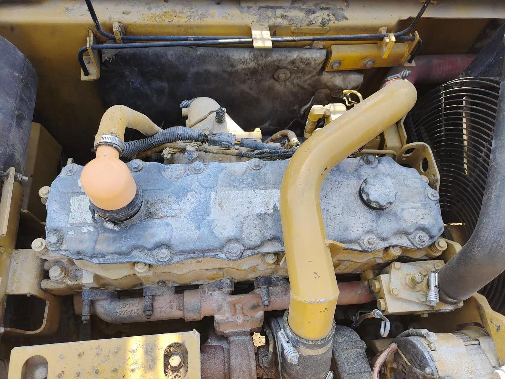 12年卡特c7发动机,不烧机油没废气活车现试现拆