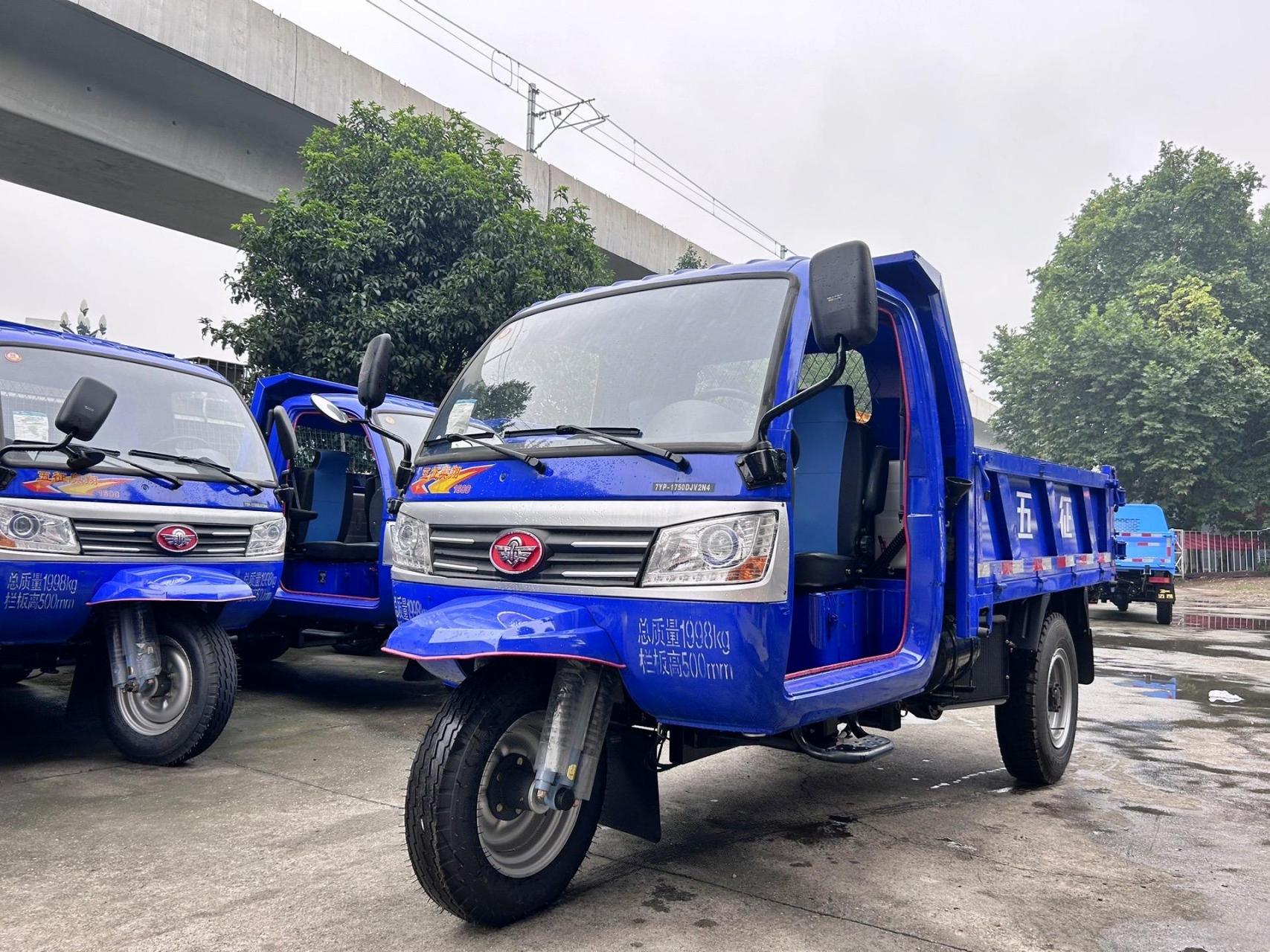 五征奥翔1600柴油三轮车.断气刹,电子方向助力,十档后桥,750钢丝胎,2.