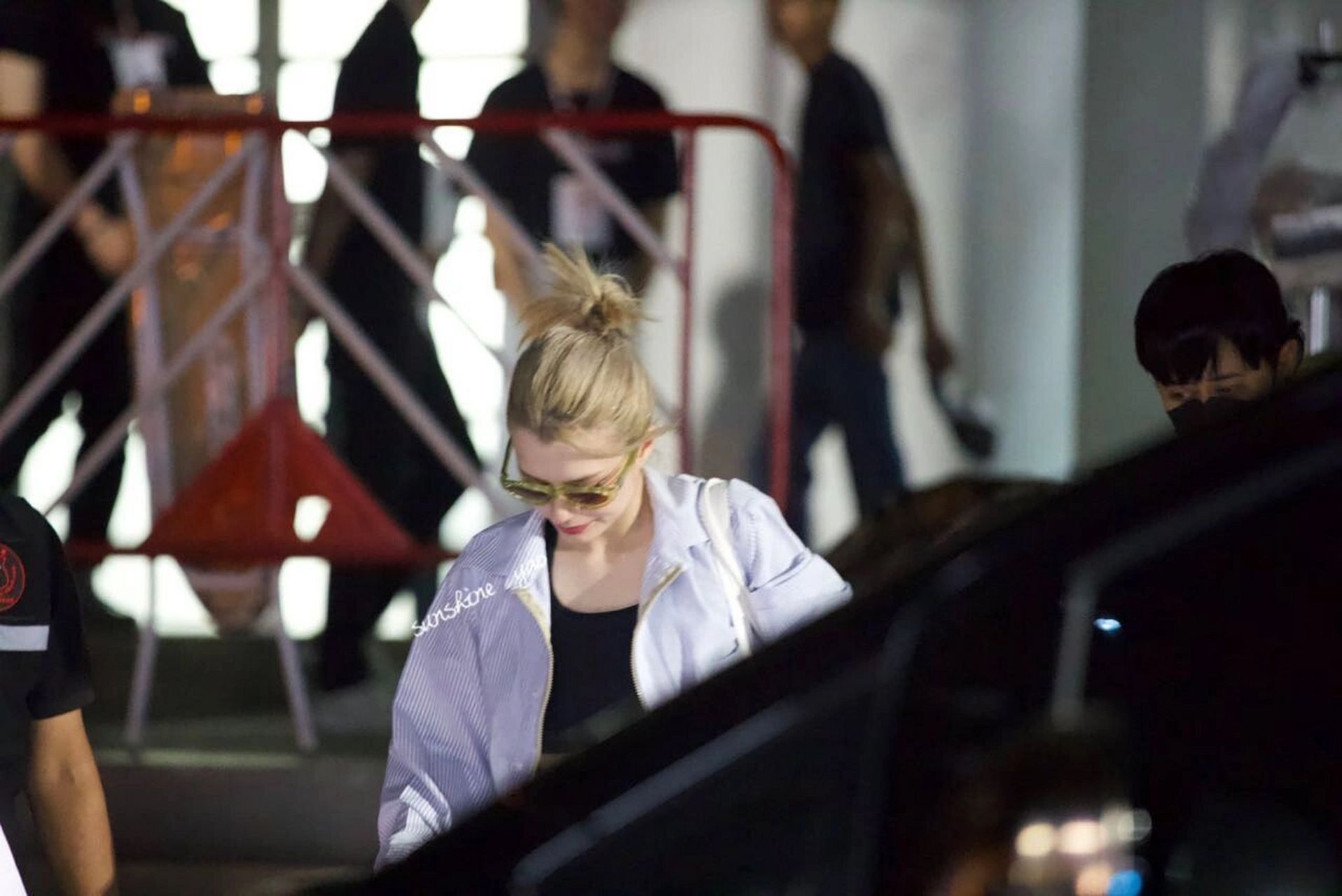 becky泰国演唱会下班图 帅气 泰妃真能藏图  3月的图4月放