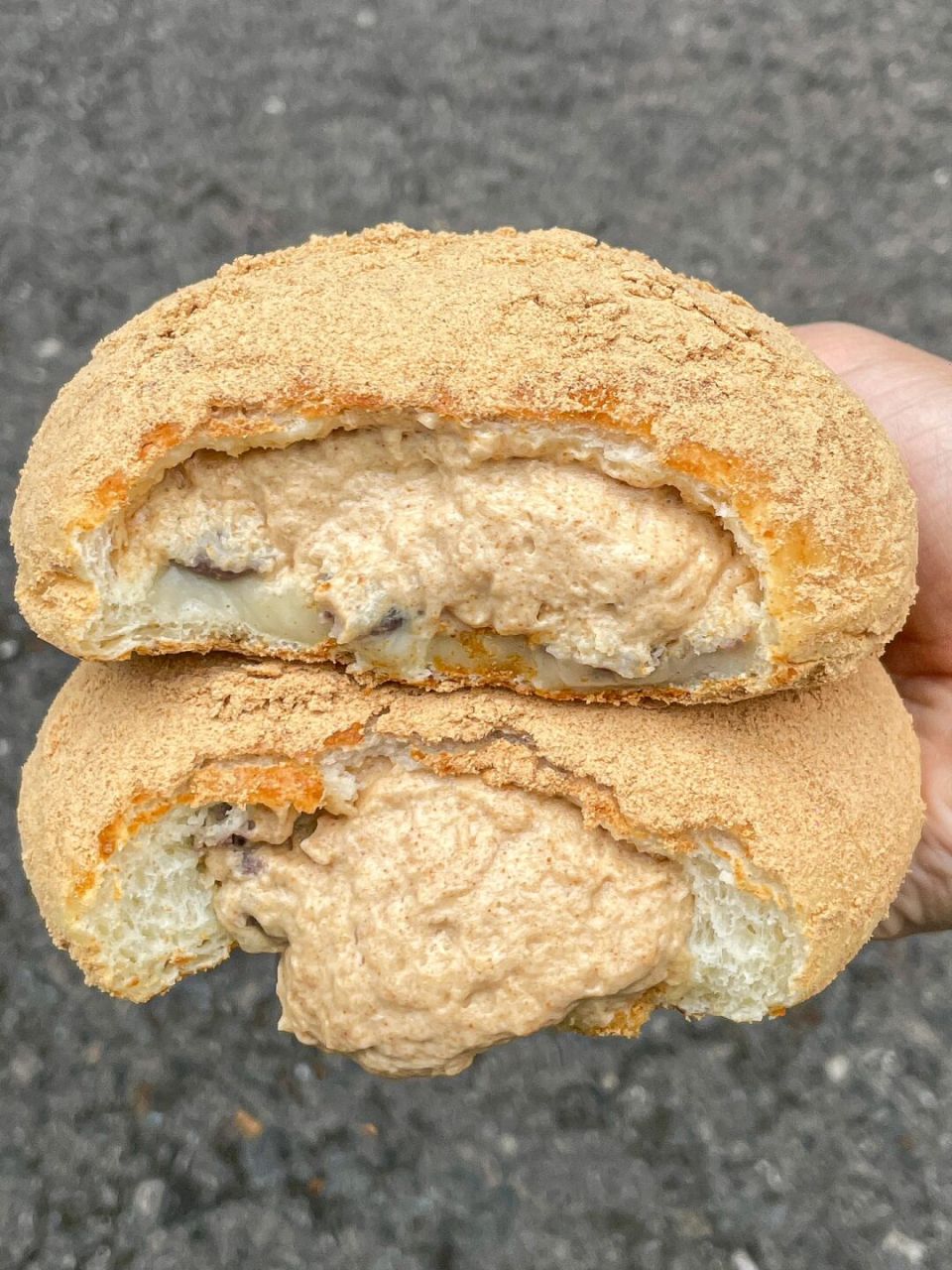 听说这家黄豆包很好吃!每次来排队人太多没吃上!