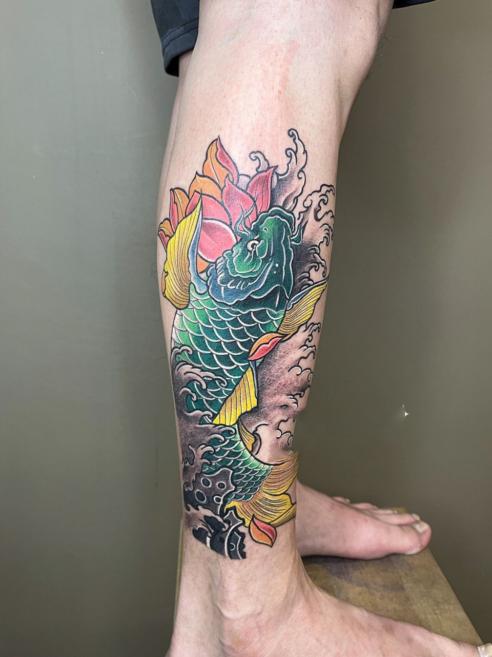 彩色鲤鱼纹身原来可以那么美呀‼️ 【日本风·鲤鱼·小腿·全