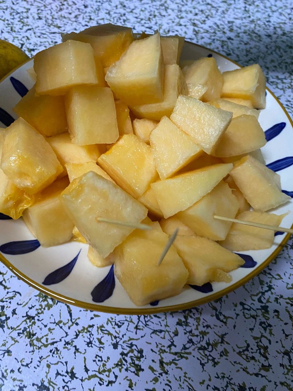 你们的哈密瓜多少钱一斤 我想问一下你们那的哈密瓜也是这个价吗?