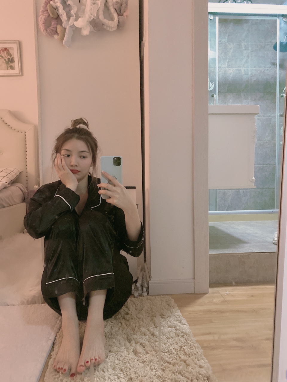 snh48-许杨玉琢 日常素颜自拍  (玻璃抽空擦一下)