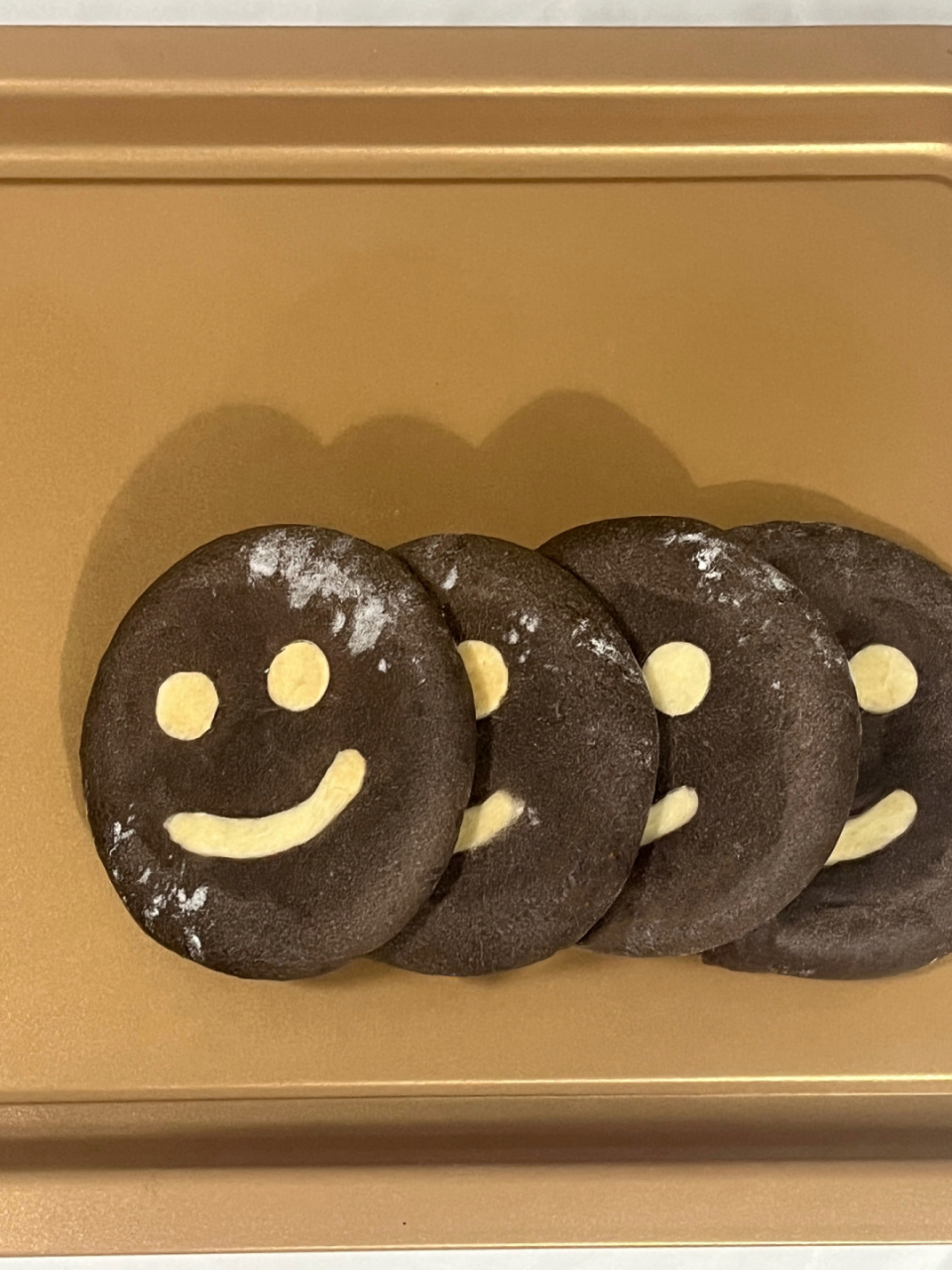 右滑看我直播吃宝宝烤面包 咖啡奶酥馅真是太好吃了!