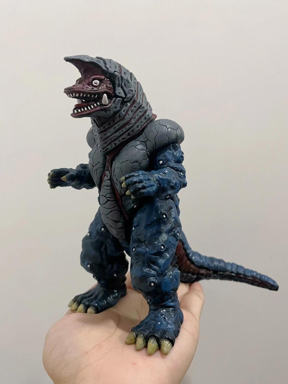 软胶重涂 哥尔赞 加库玛 分别在迪迦前两集登场,分享交流