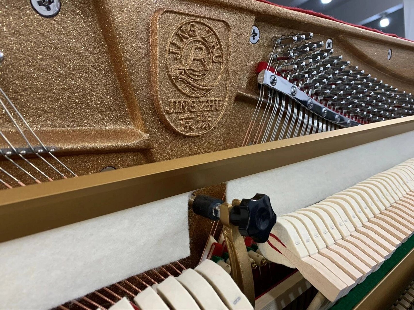 京珠钢琴和珠江钢琴有和区别?