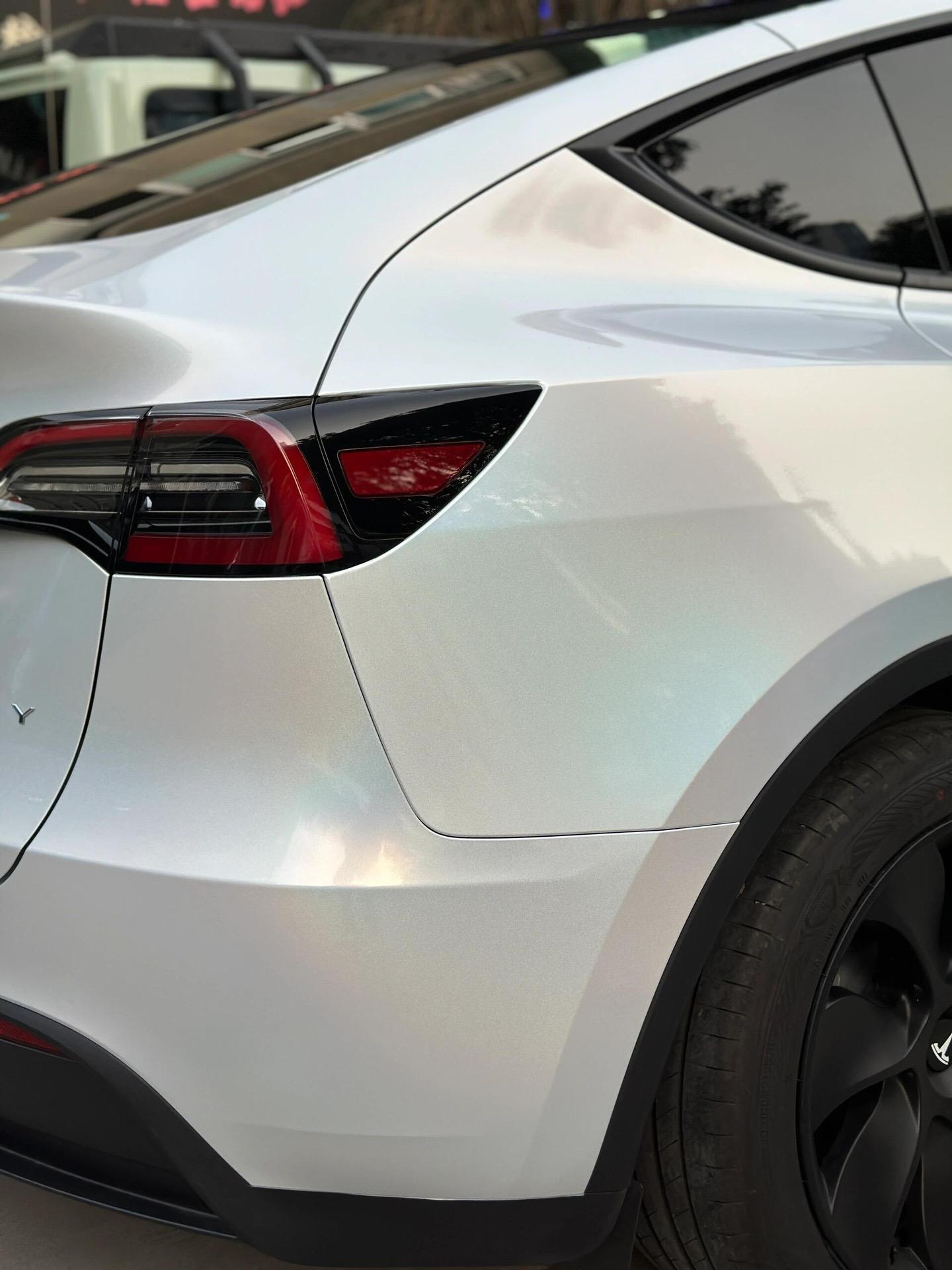 杭州改色贴膜 特斯拉modely改色七彩镭射白 【pet汽车改色膜tpu车衣膜