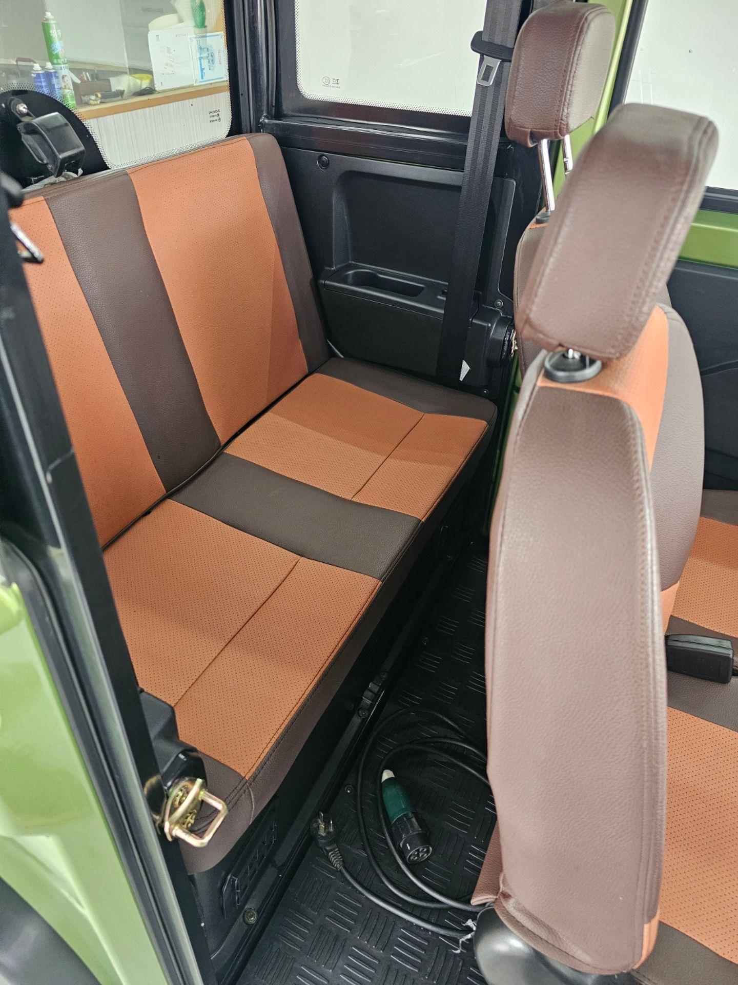 的最新款永源四座到店一辆,20年购买,军绿色,实表6000多公里的准新车