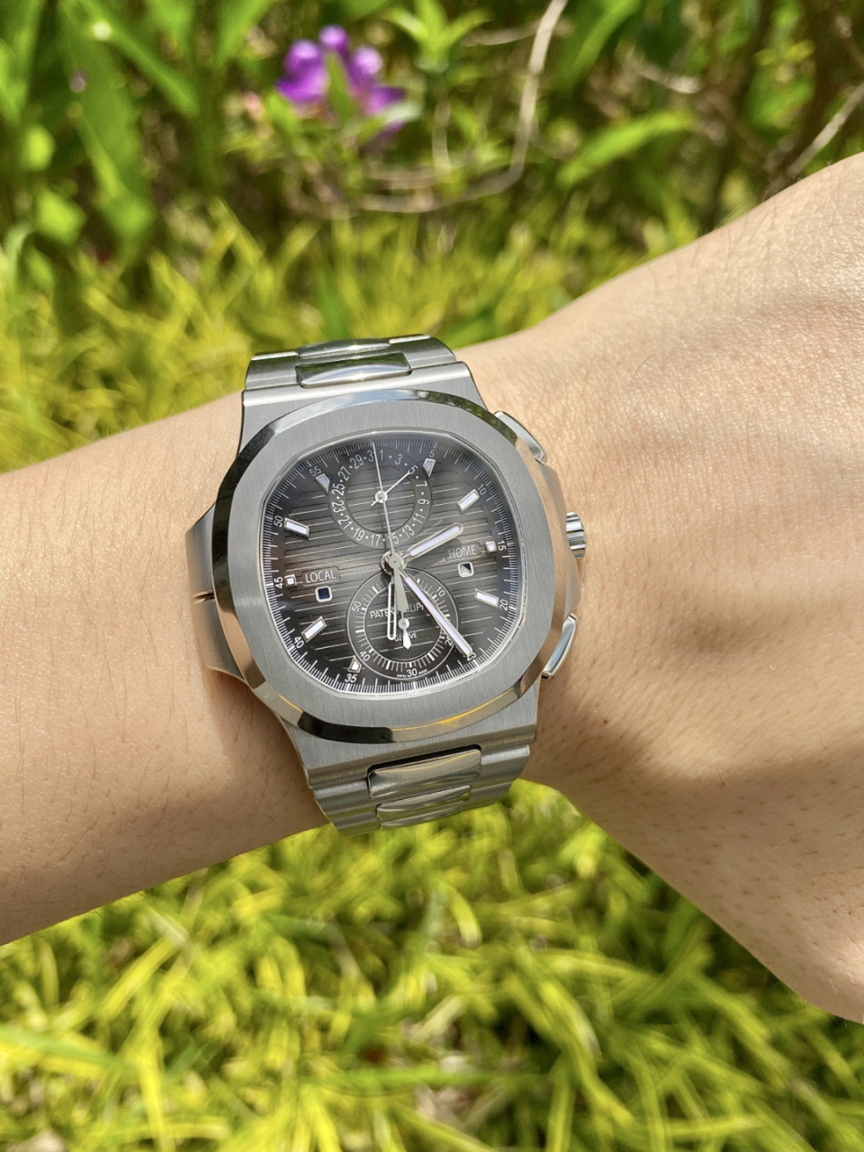 我最喜欢的鹦鹉螺之一 百达菲丽鹦鹉螺5990/1a 俗称鹦鹉螺钢王 因为它