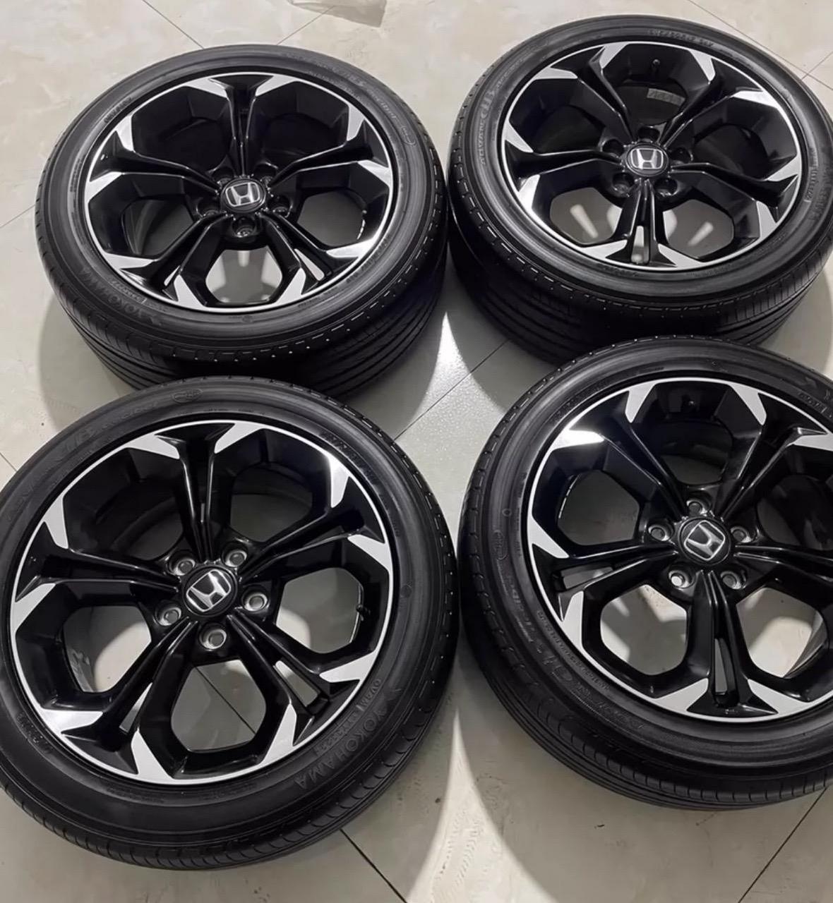 十一代本田思域燃动版花瓣原厂轮毂带胎