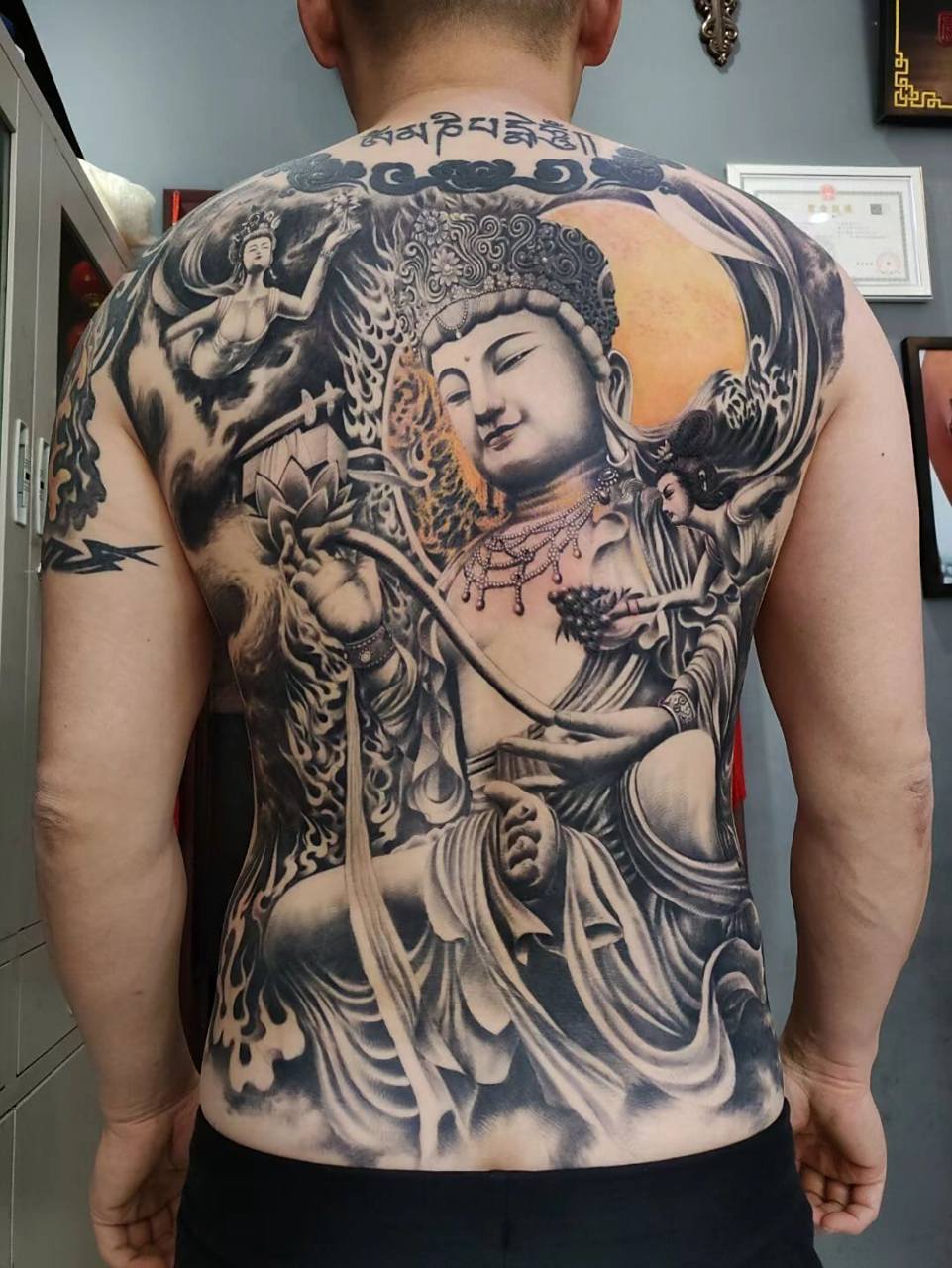 满背文殊菩萨纹身