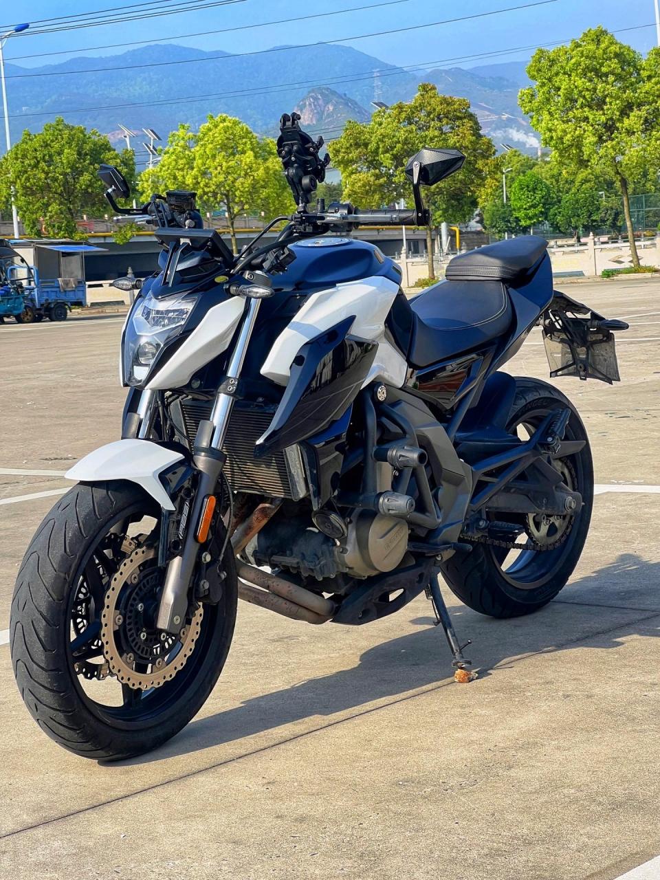 车街车 20年的车子安全行驶6000公里 车况很好  有倒无摔 新款液晶表