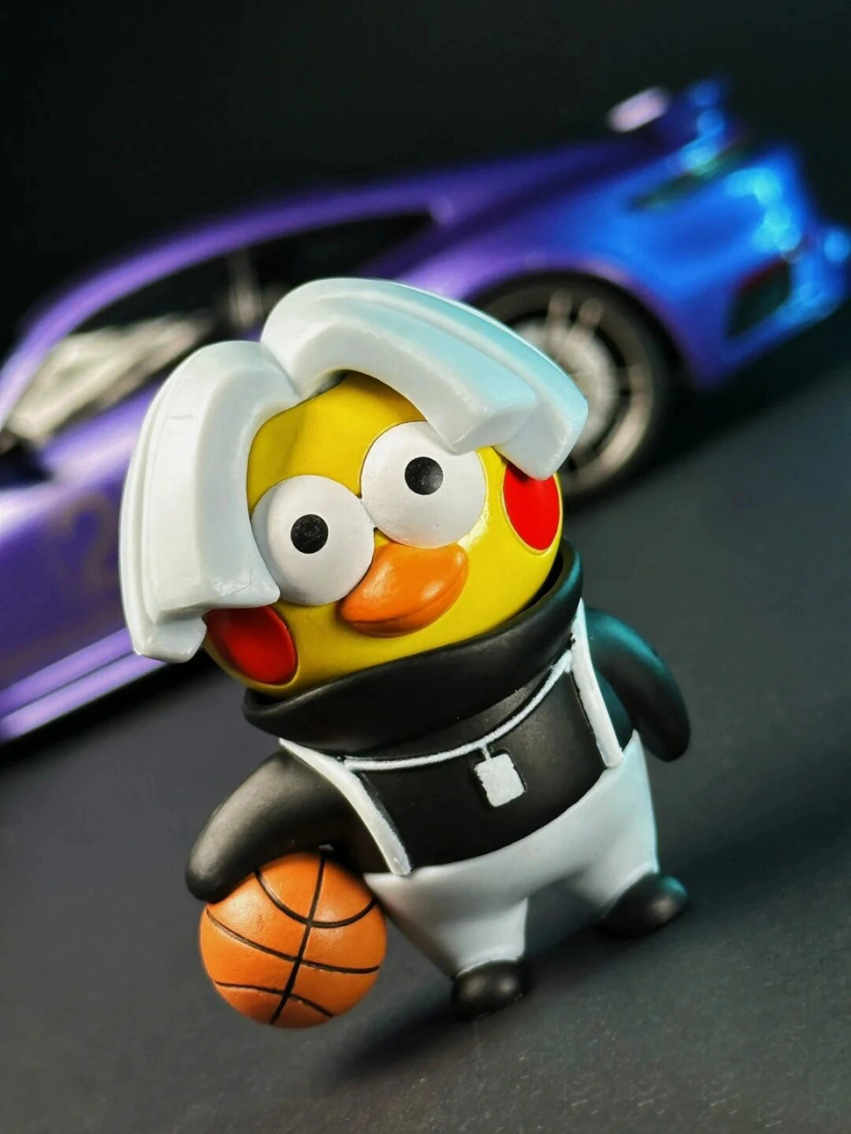 真爱粉必买坤坤手办 likun在吗 一鸡篮球啊 鸡你太美!