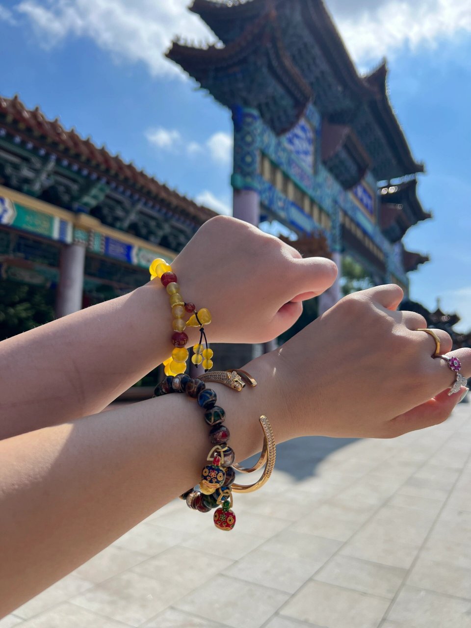佳木斯佛光寺05开光加持手串    姐妹求的都是黄水晶 男朋友给我求