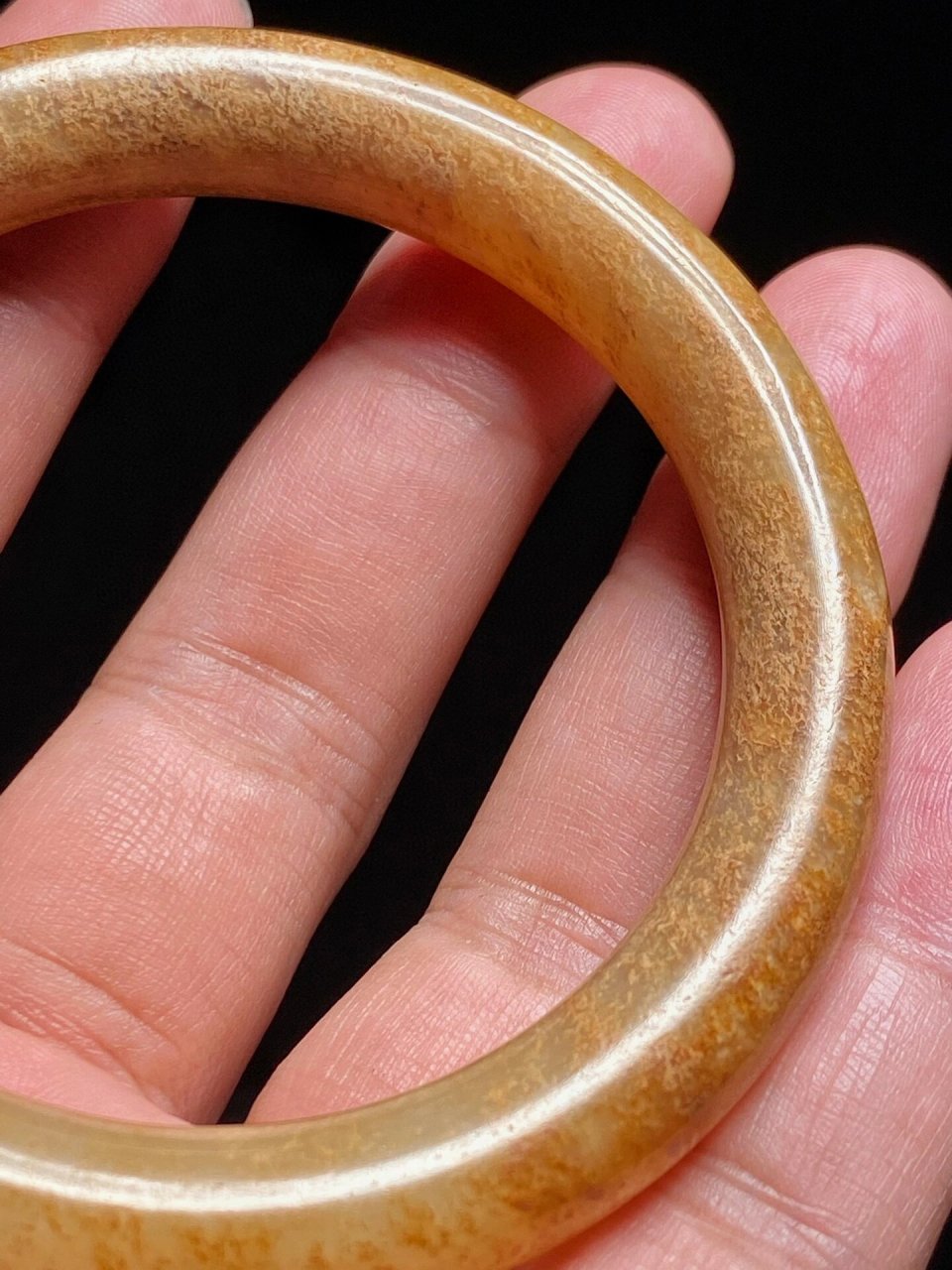 明代 红沁和田玉手镯 您见过吗? 直径7.7宽1内径5.7厘米 重49.