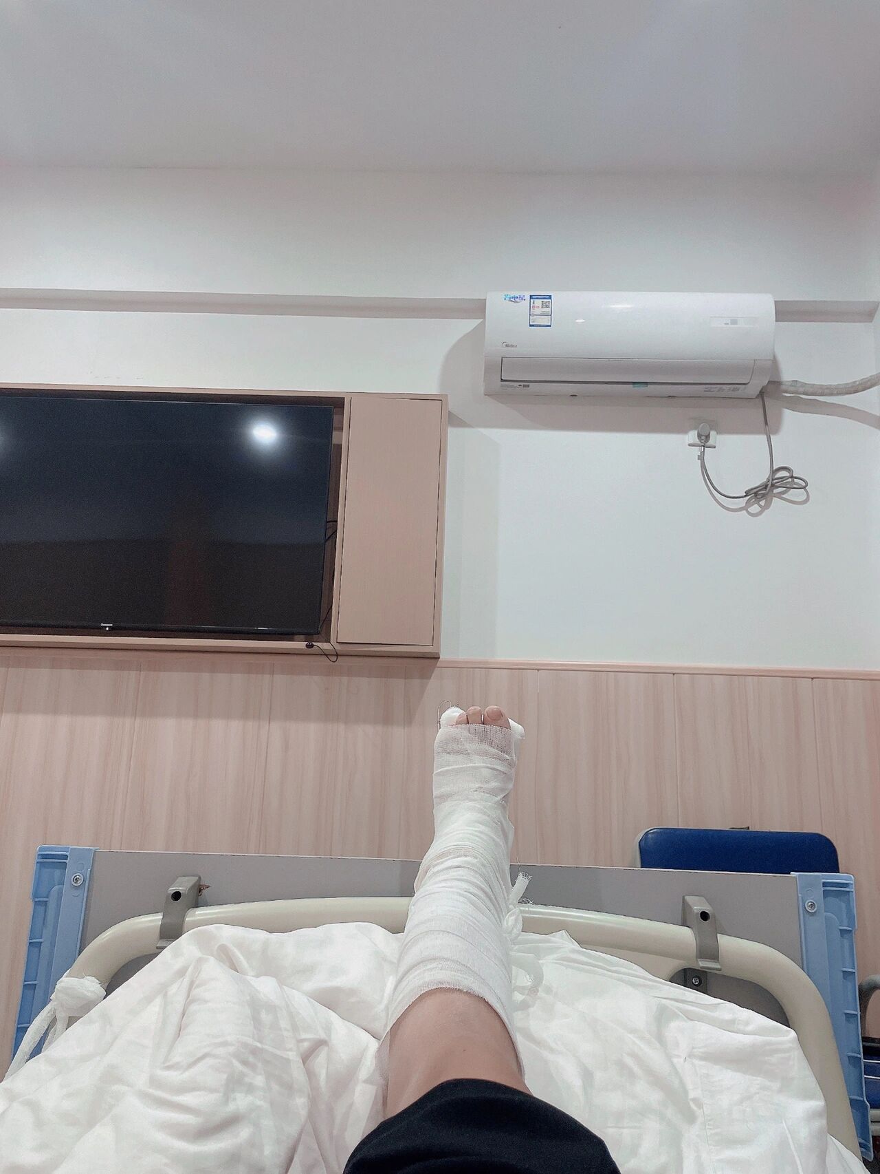 脚踝骨折住院的第二天,多久才能下地走路啊