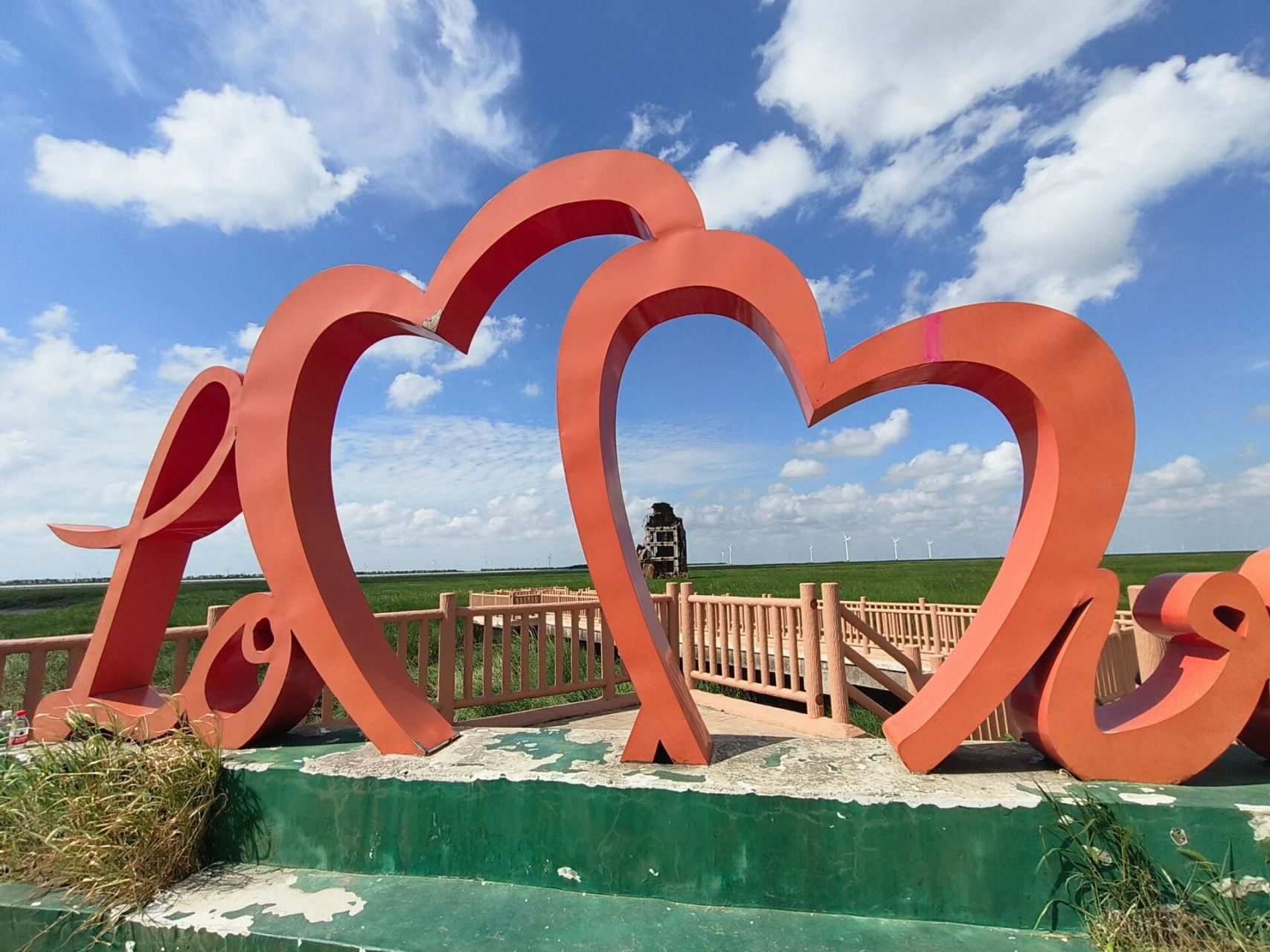 如东游之小洋口风景区 大风车发电机呼呼地旋转,大海却躲在远远的天边