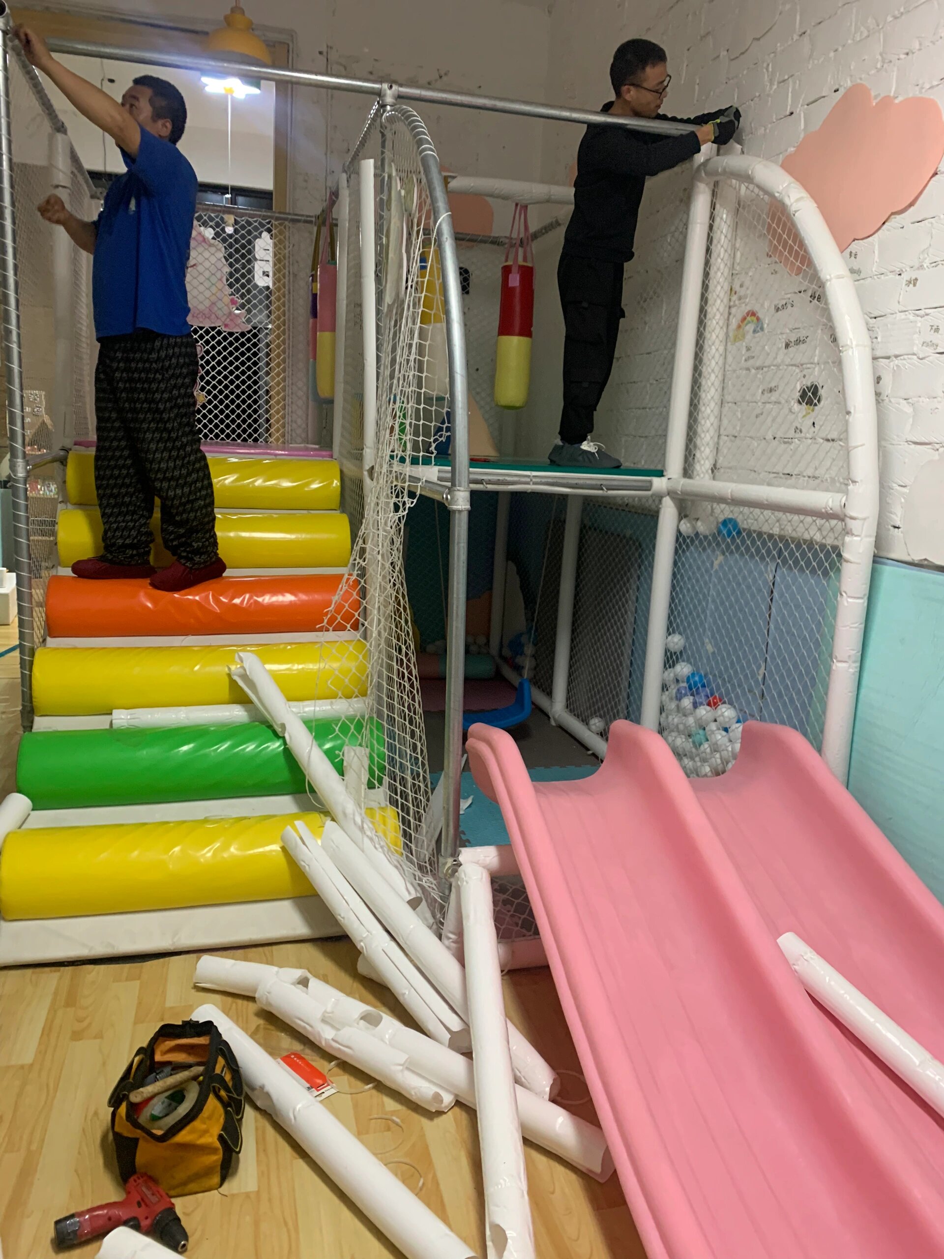 成都淘气堡,儿童乐园拆装和搬运一起 师傅为人厚道,态度好,勤快收费