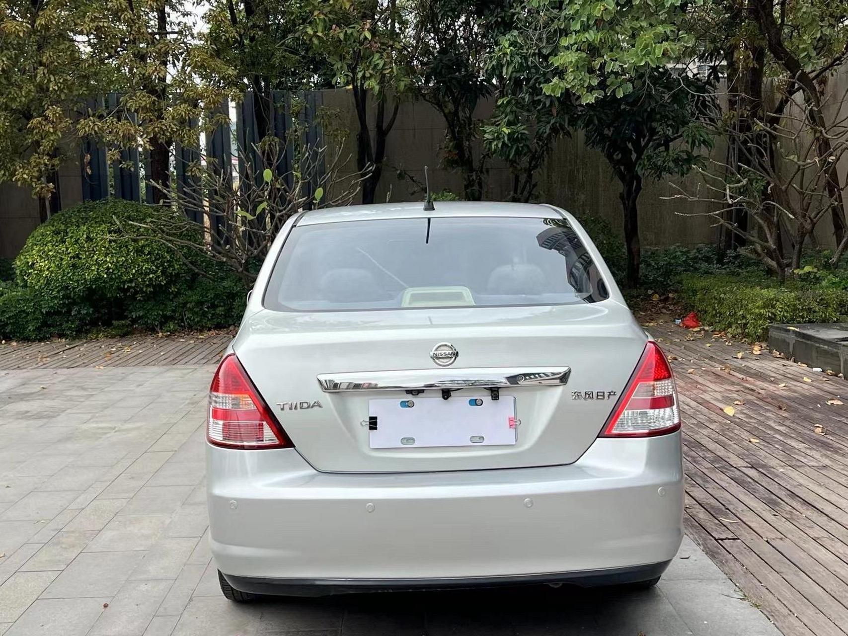 新到10年日产颐达,实表14万公里,绒布座椅,冬暖夏凉,车况保养很好