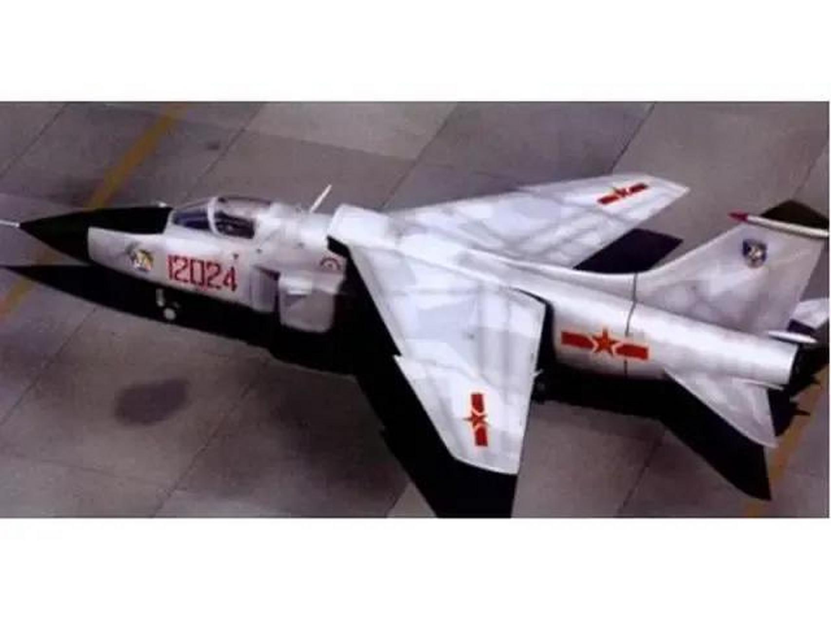 当年的东风107单座双发战斗机,如果完成了,在那个年代也是一架挺不错