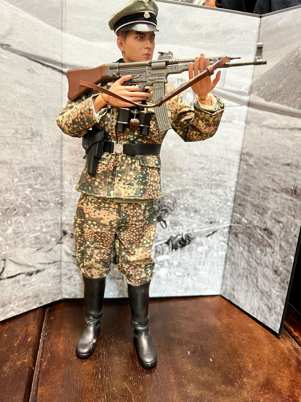 科普二战德国迷彩军服   本篇仅科普二战德国军服,1/6自d兵人,不宣扬