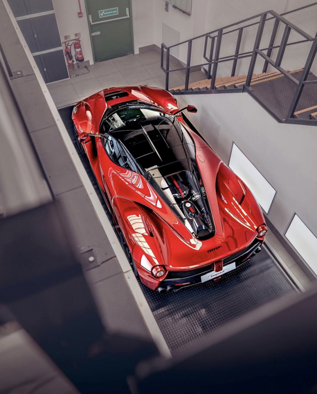 法拉利拉法laferrari 还是第一超跑吗?