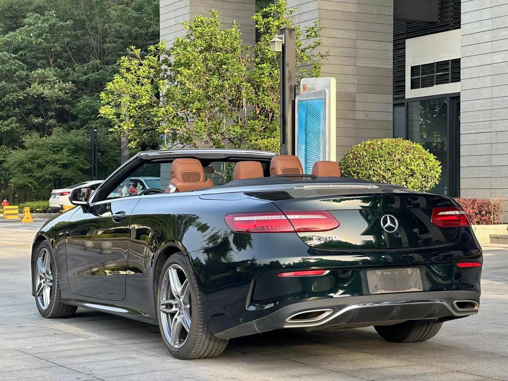 2018年059715上户,进口奔驰e200 软顶敞篷跑车,62.88指导价,2.