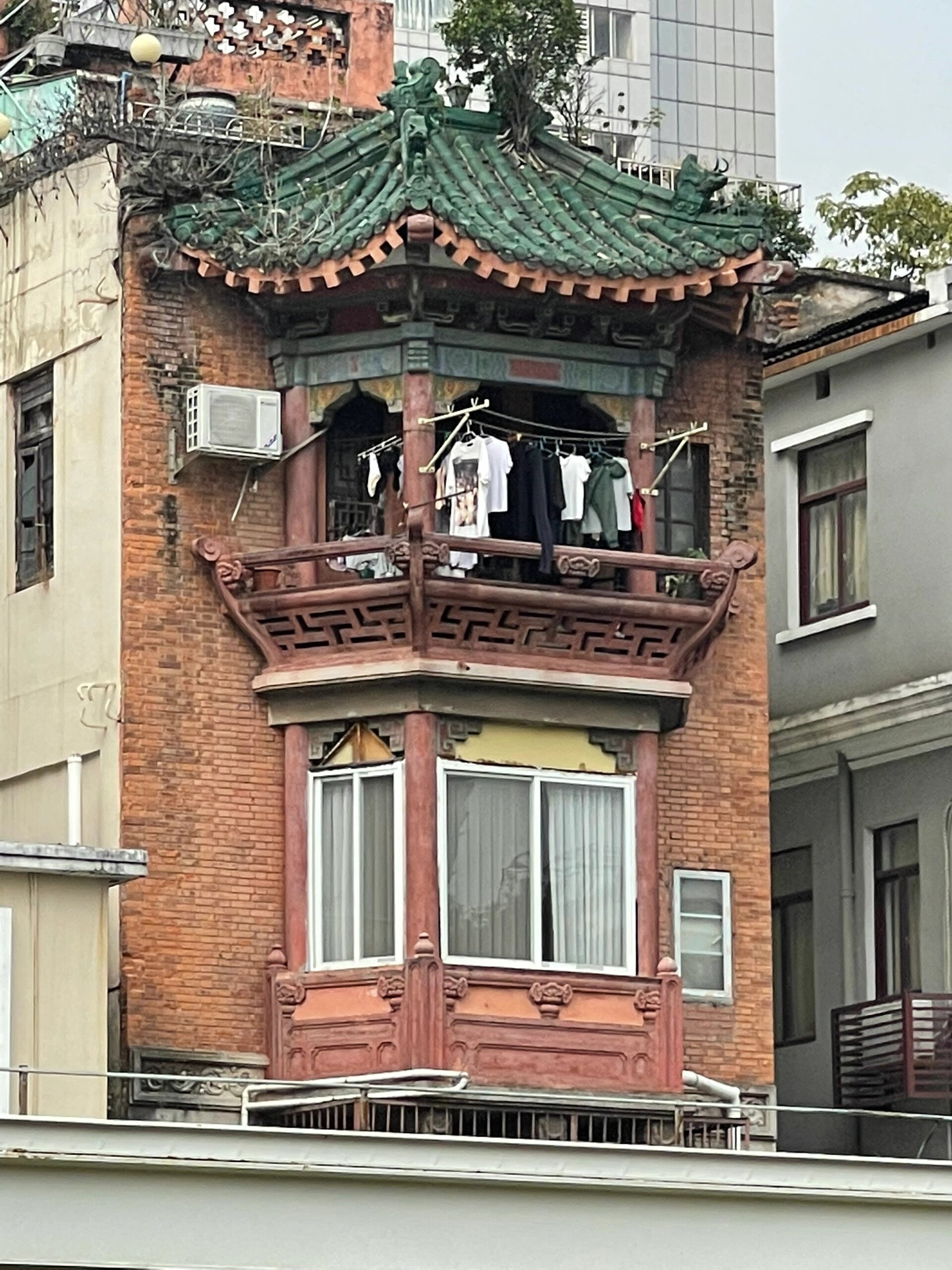 穿过南越王宫才能看到的广州岭南建筑老房子 这栋民居老房子相当有