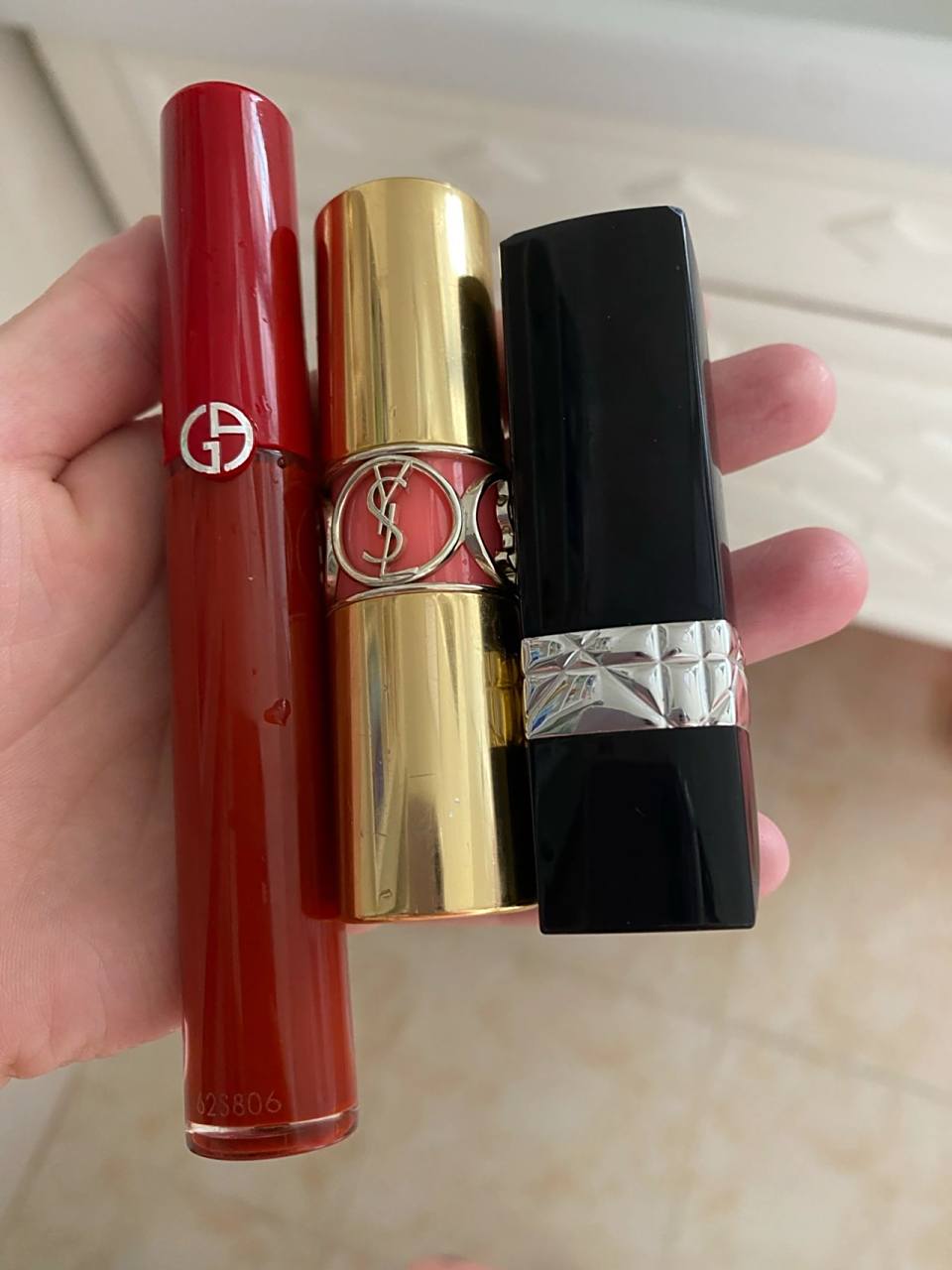 过期的唇膏可以用吗(过期的唇膏用了会不会有事)