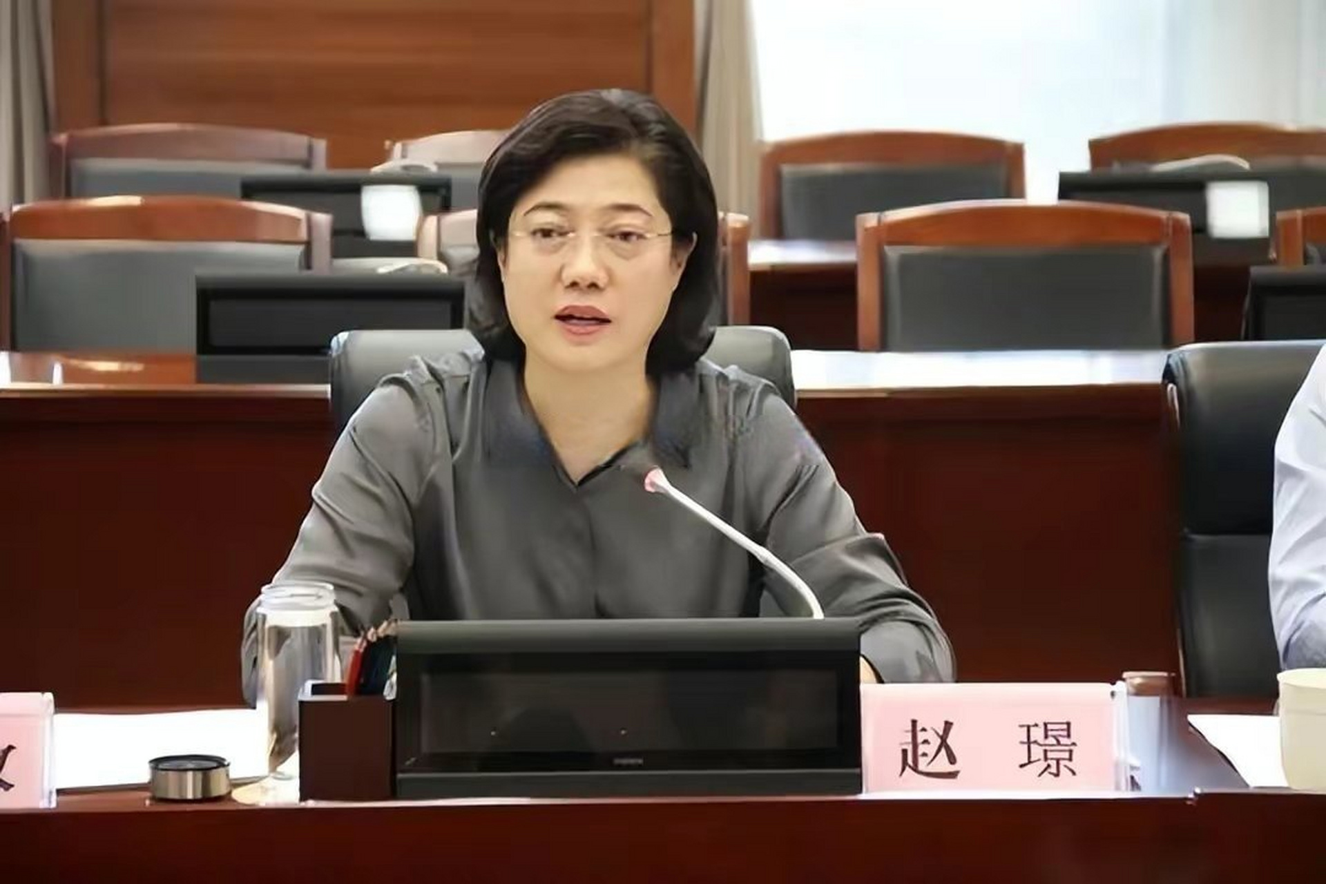 8月4日上午,商洛市委召开全市领导干部