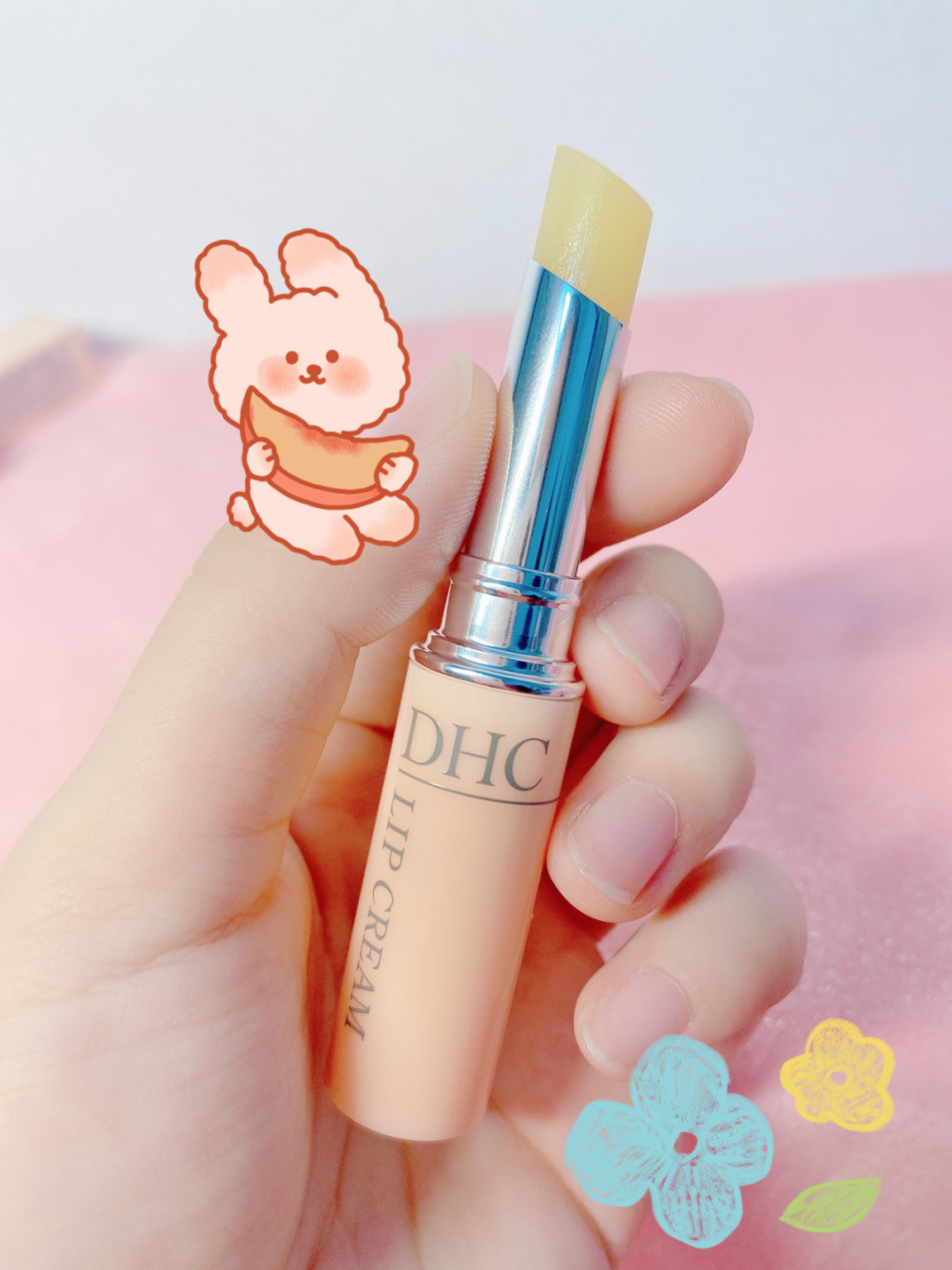 和之前用过的滋润型唇膏很不一样!dhc橄榄护唇膏日本累计销量突破1.