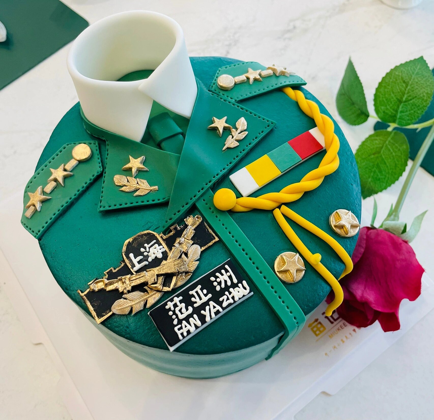 手绘军人生日蛋糕翻糖蛋糕