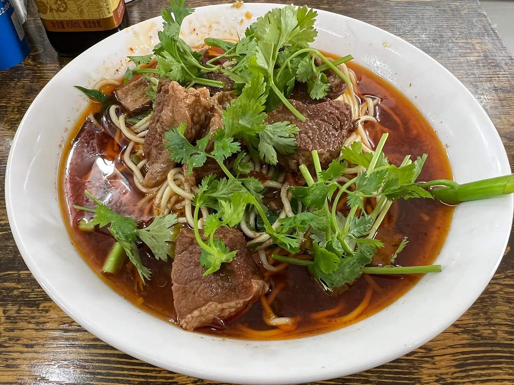 【重庆牛肉面】 午饭,二两原汤牛肉面,22块.份量多多,味道美美的.