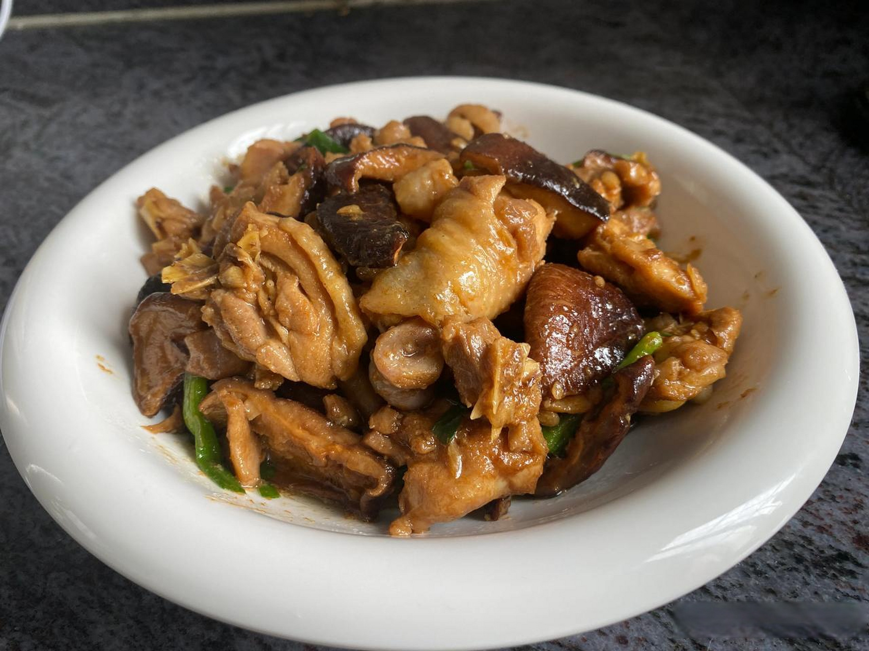 花菇炖仔鸡 香菇干蒸鸡 美食分享# 家常美味打卡 头条美食记录# 今日