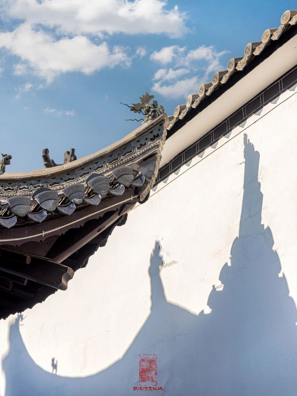 【徽派古建筑详解——飞檐】 飞檐,指的是中国传统建筑屋面中的转角处