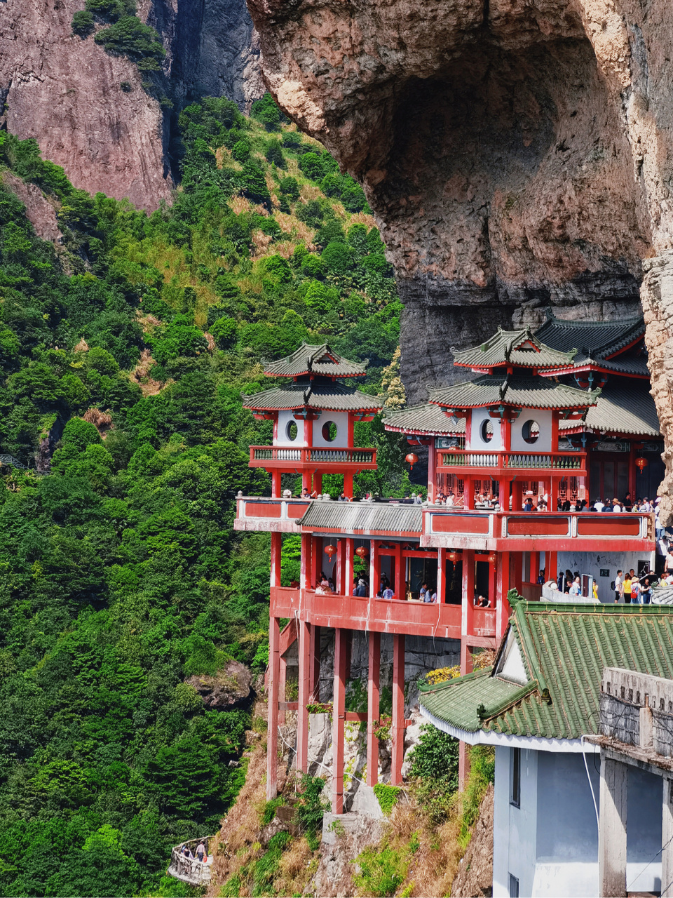 闽南第一山·灵通山 ⛰️⛰️ 灵通山位于福建的漳州平和刎