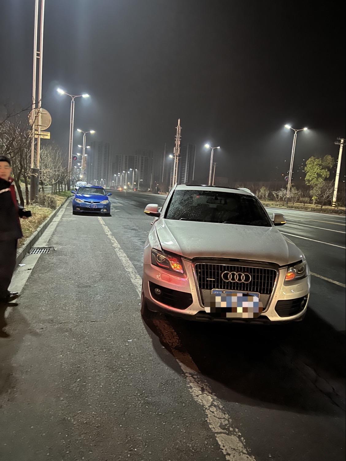 奥迪q5更换发电机施救